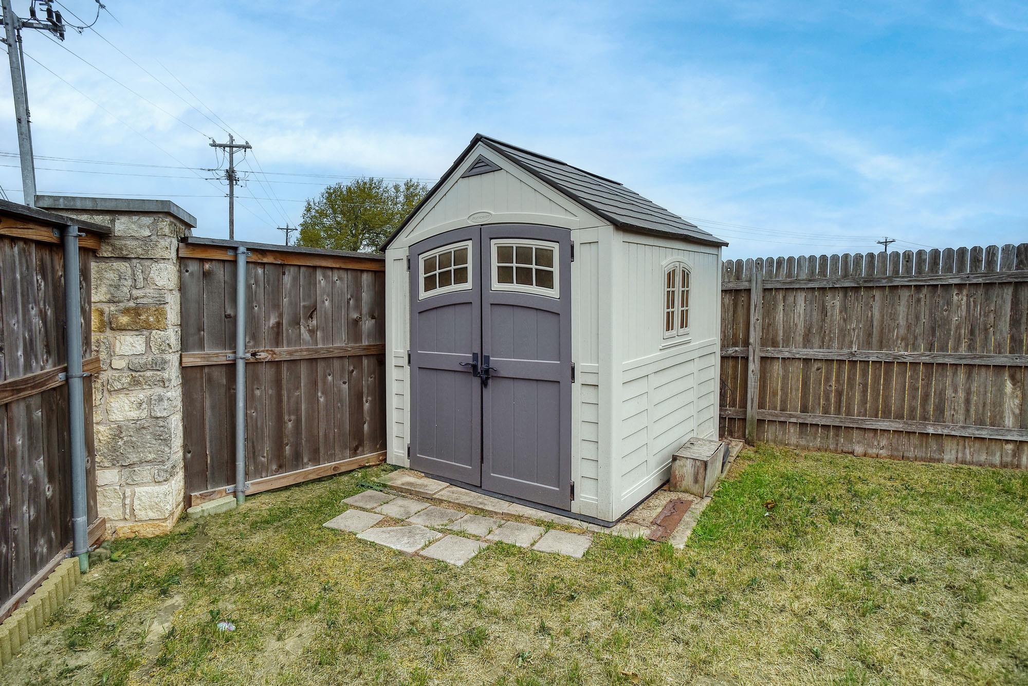 106 Double Barrel Ct, Bastrop, TX 78602