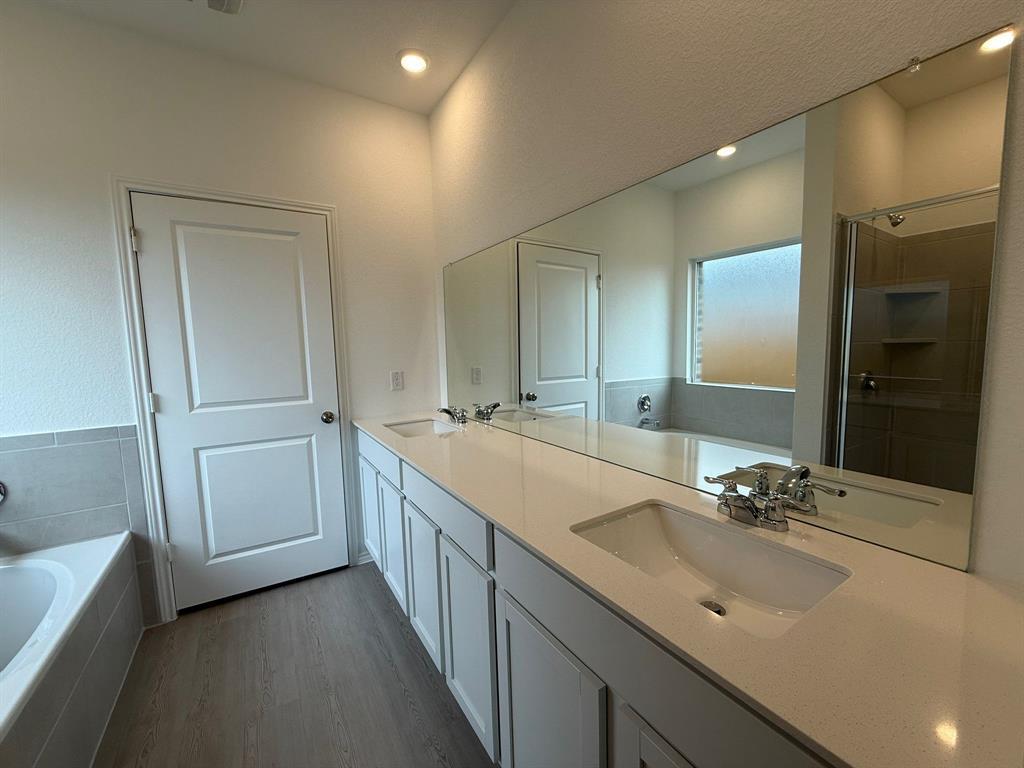 203 Herald Dr, Hutto, TX 78634