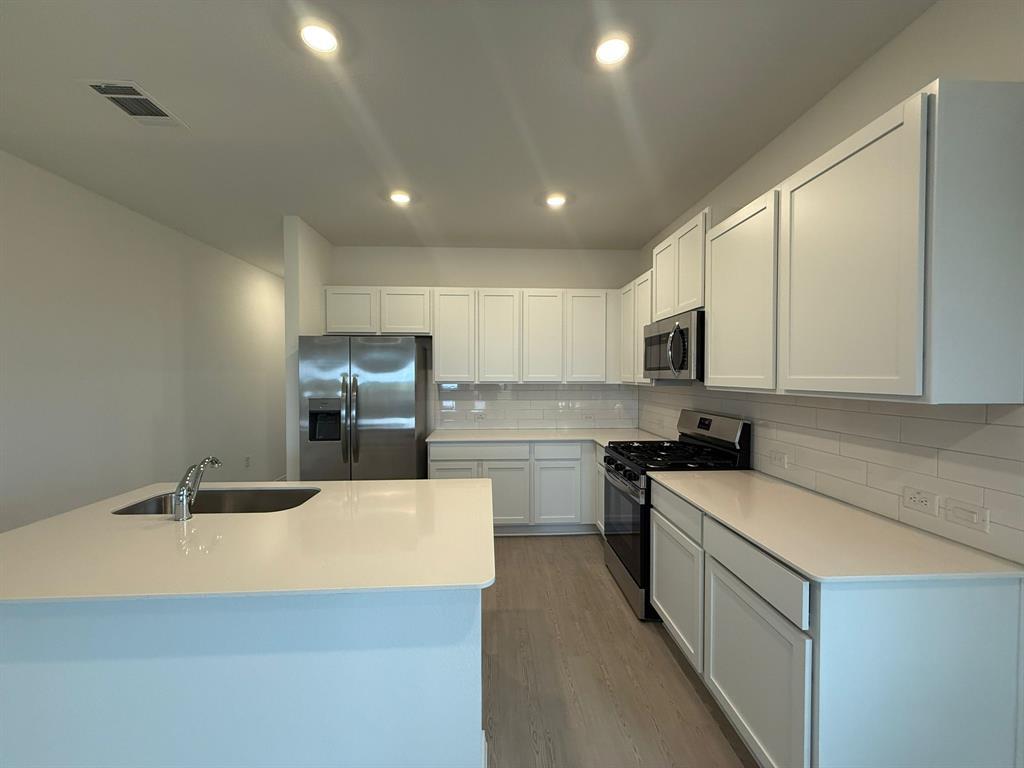 203 Herald Dr, Hutto, TX 78634