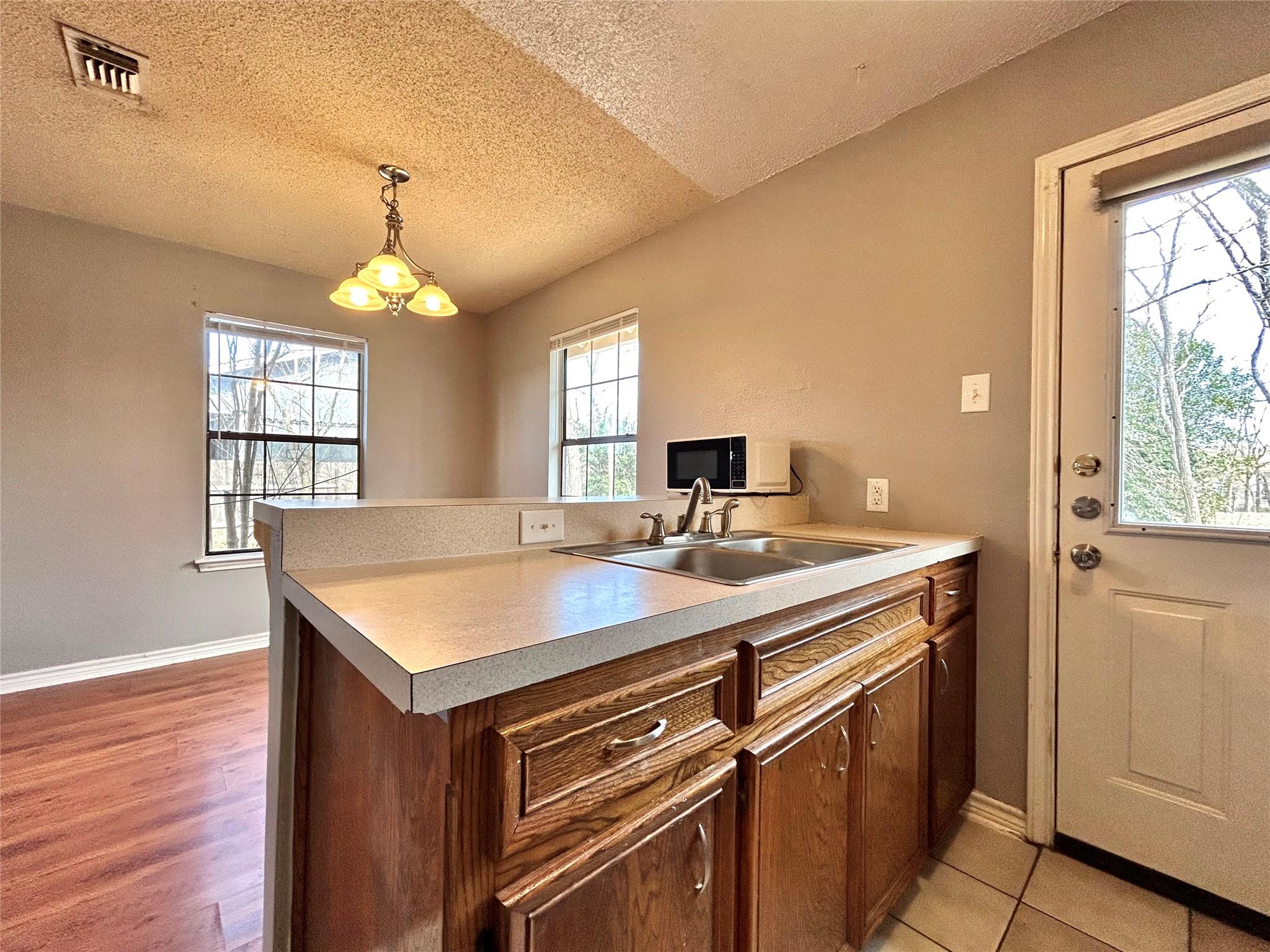 510 Powell Dr, Leander, TX 78641