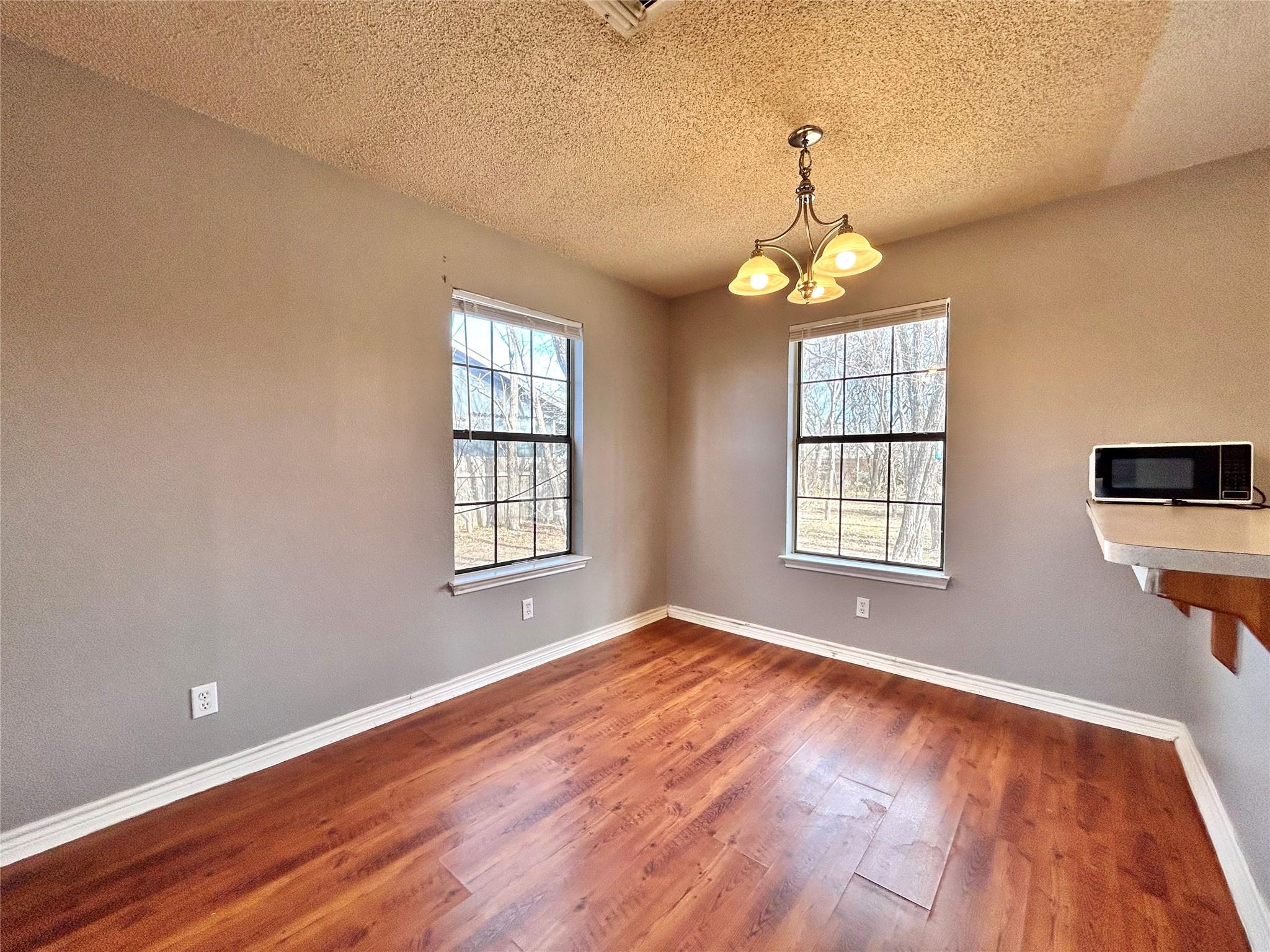 510 Powell Dr, Leander, TX 78641