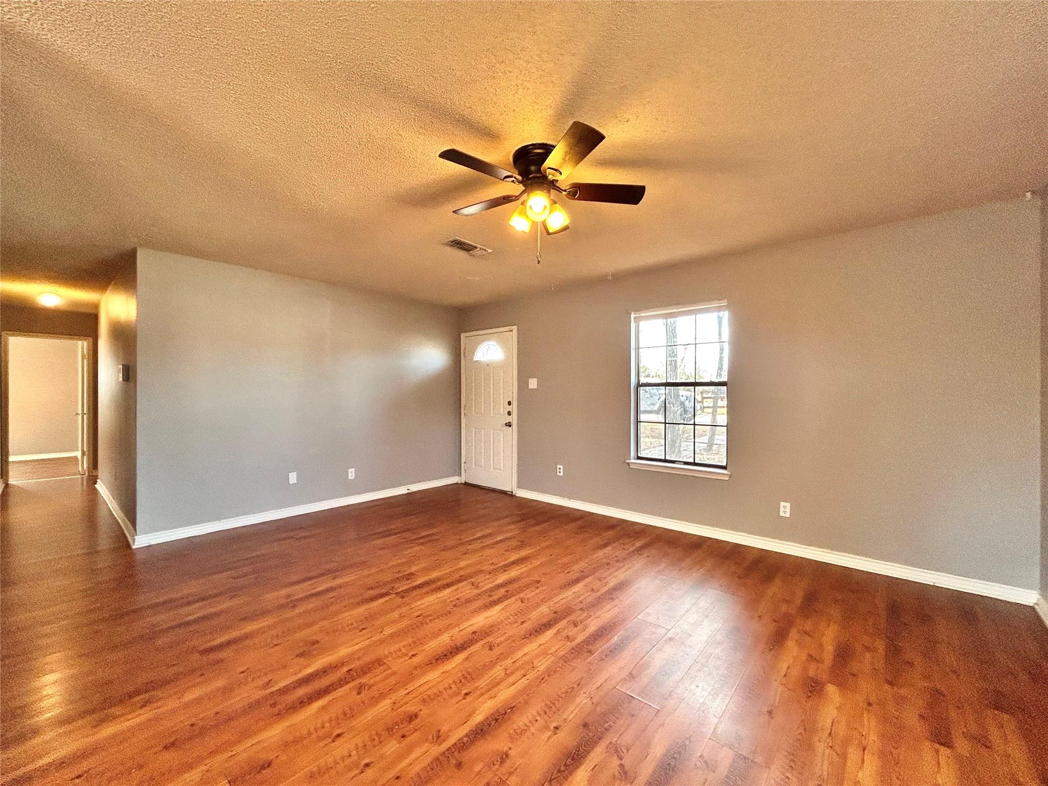 510 Powell Dr, Leander, TX 78641