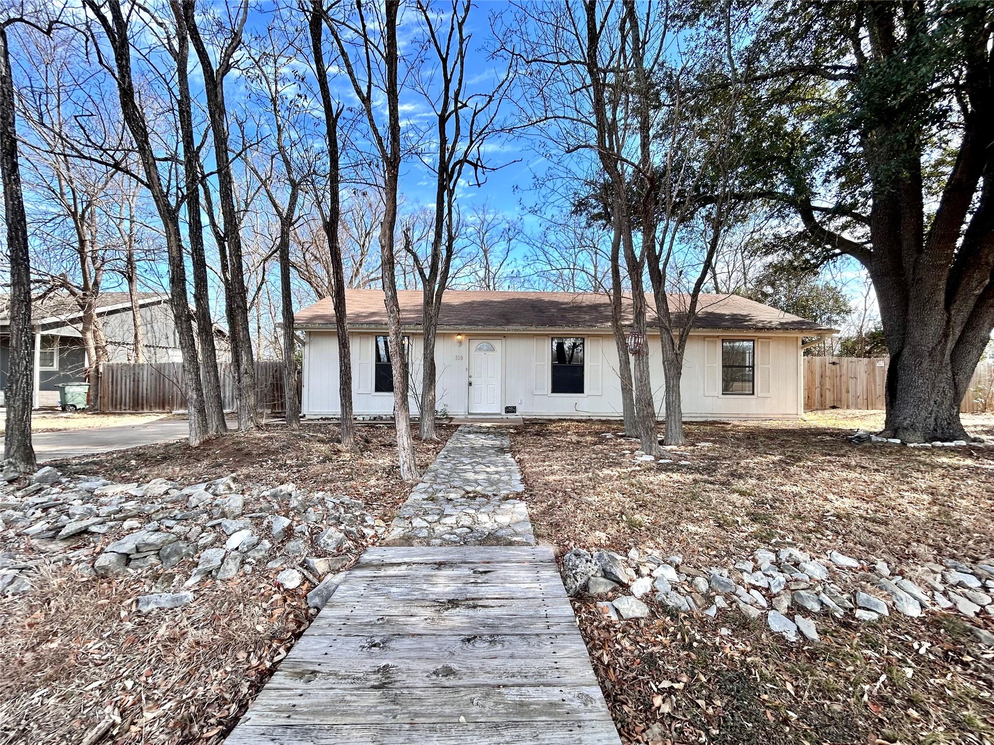 510 Powell Dr, Leander, TX 78641