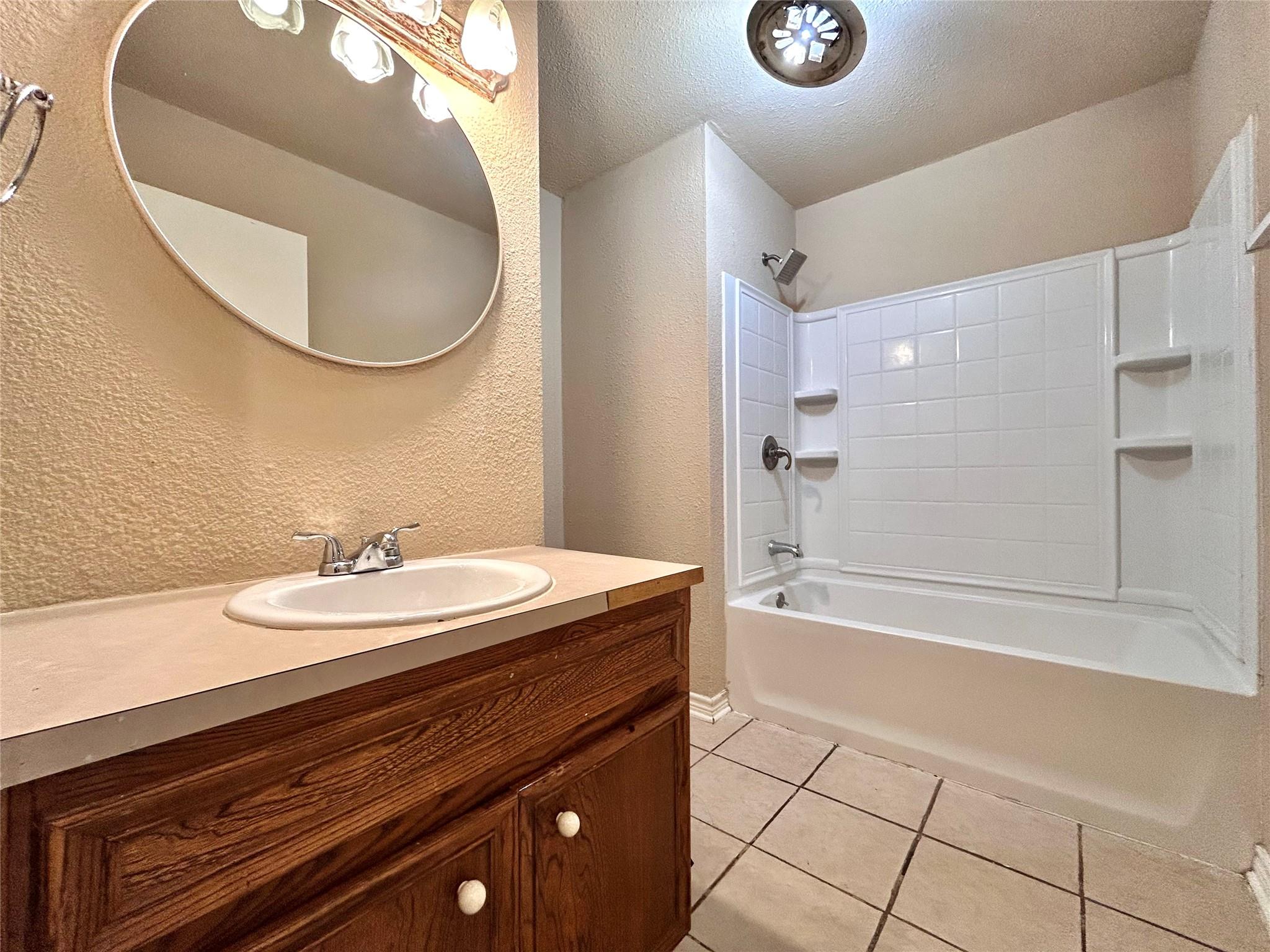 510 Powell Dr, Leander, TX 78641