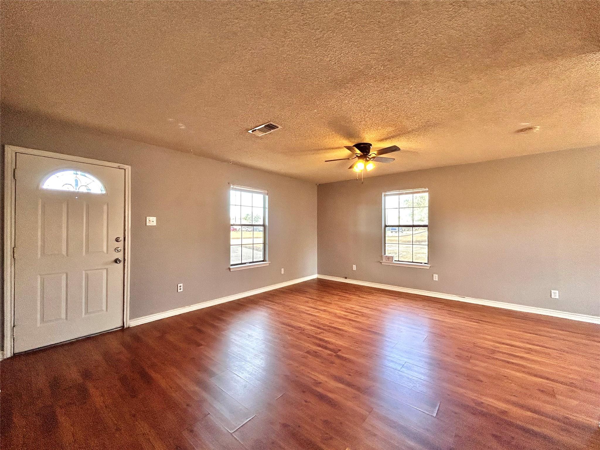 510 Powell Dr, Leander, TX 78641