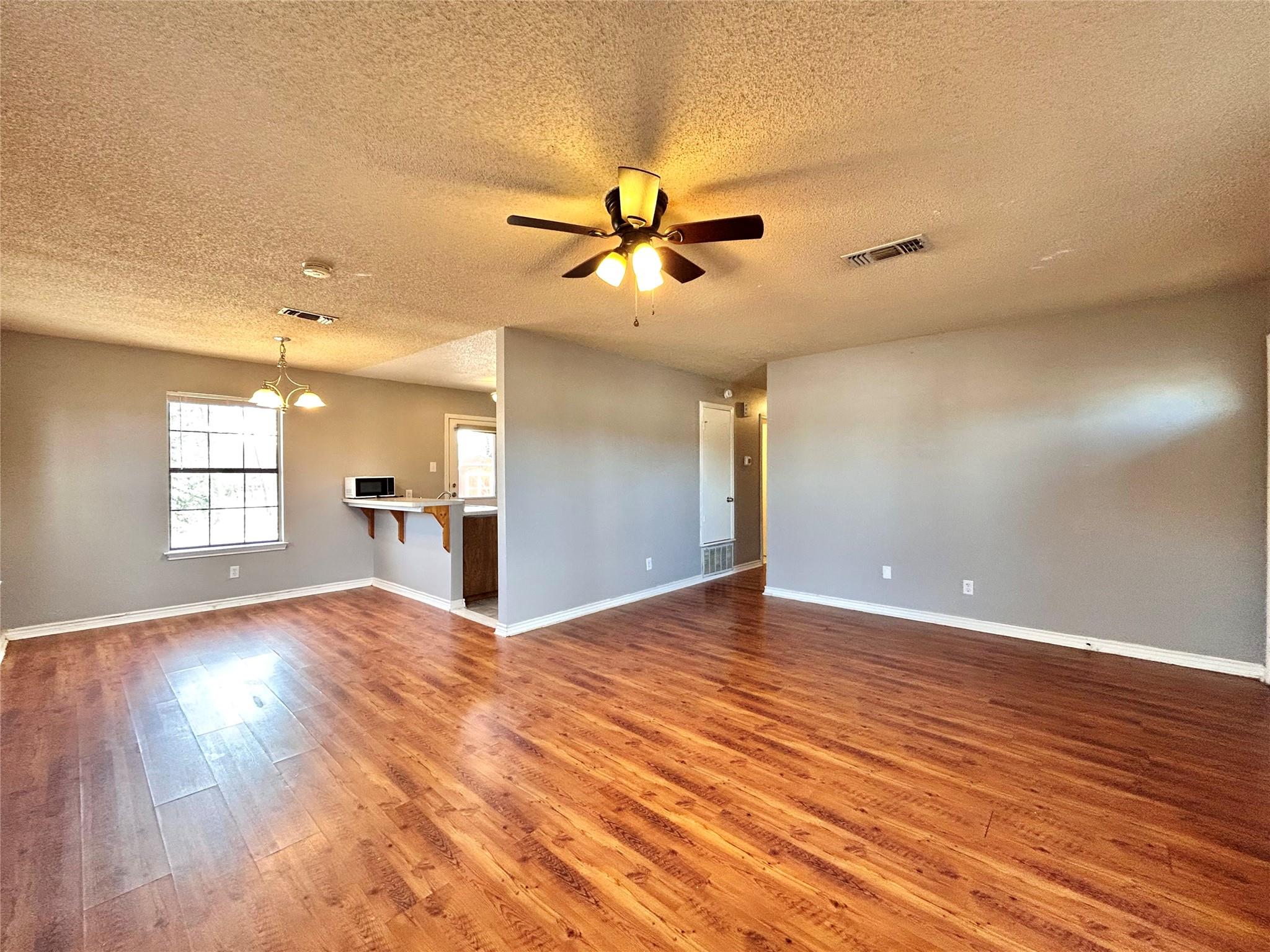 510 Powell Dr, Leander, TX 78641