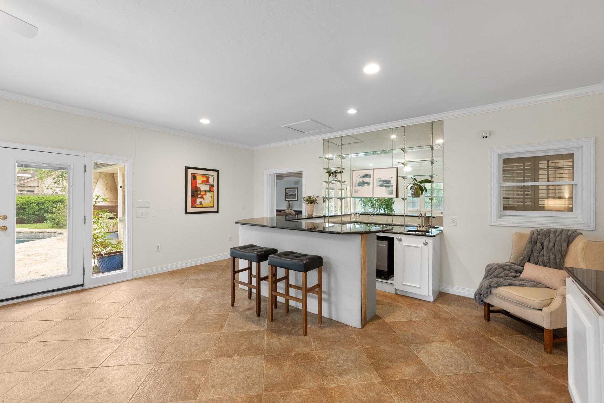 10401 Pinehurst Dr, Austin, TX 78747
