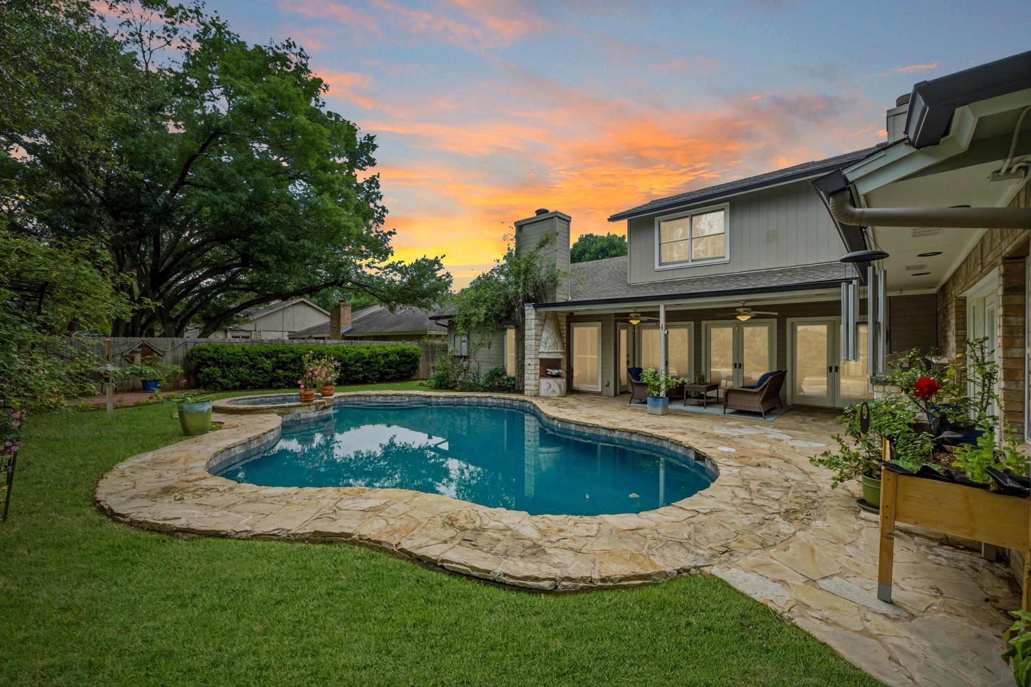 10401 Pinehurst Dr, Austin, TX 78747