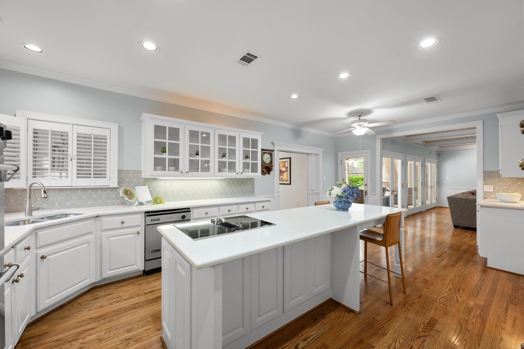 10401 Pinehurst Dr, Austin, TX 78747