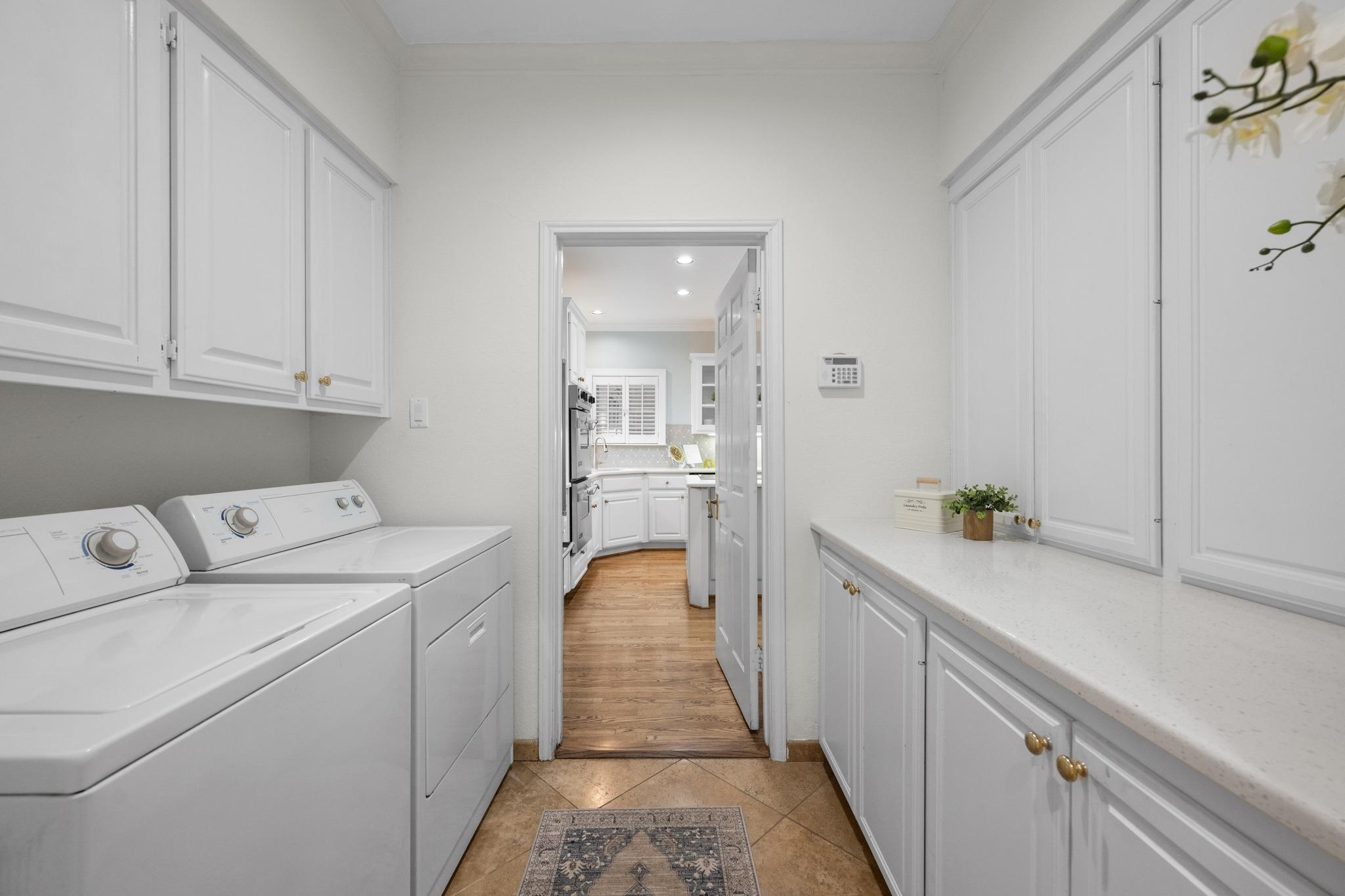 10401 Pinehurst Dr, Austin, TX 78747