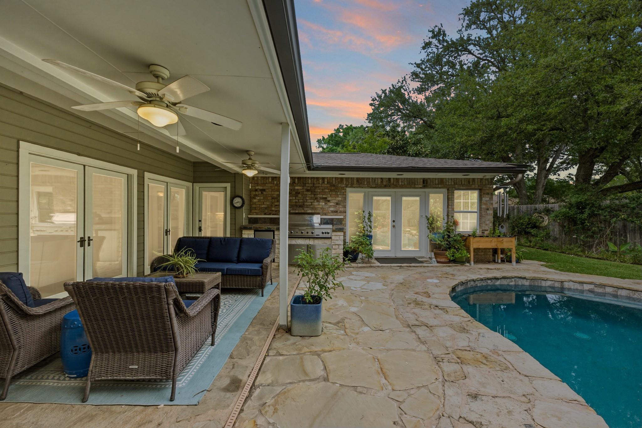 10401 Pinehurst Dr, Austin, TX 78747
