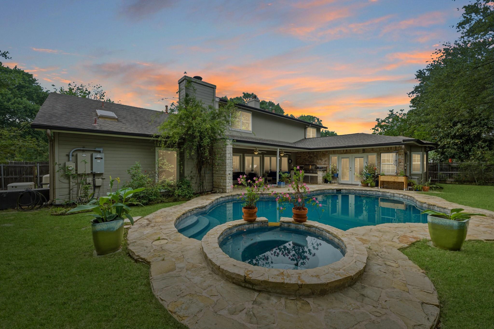 10401 Pinehurst Dr, Austin, TX 78747