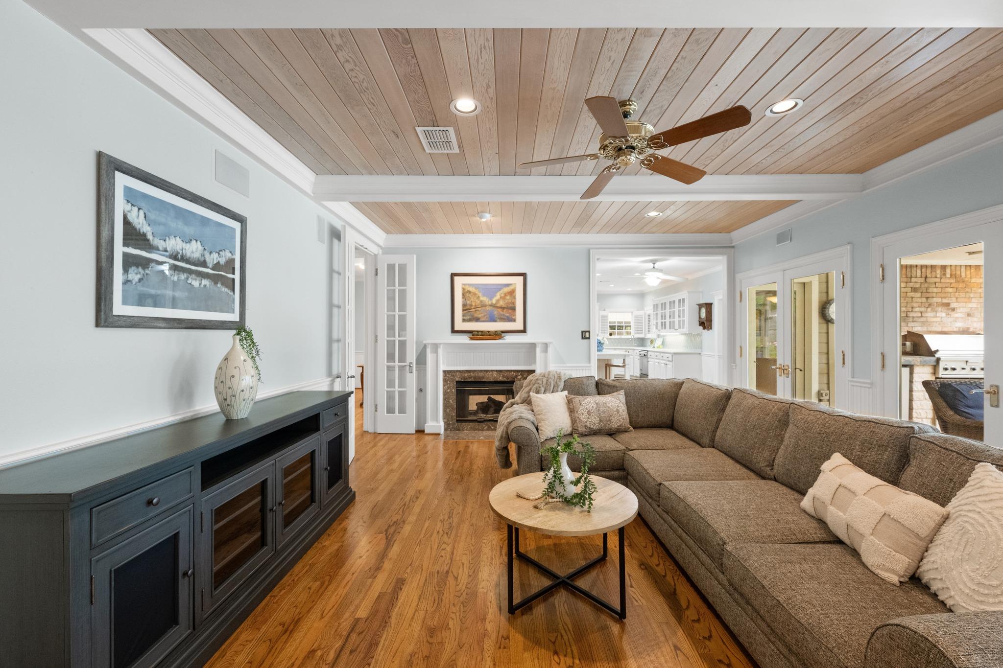 10401 Pinehurst Dr, Austin, TX 78747