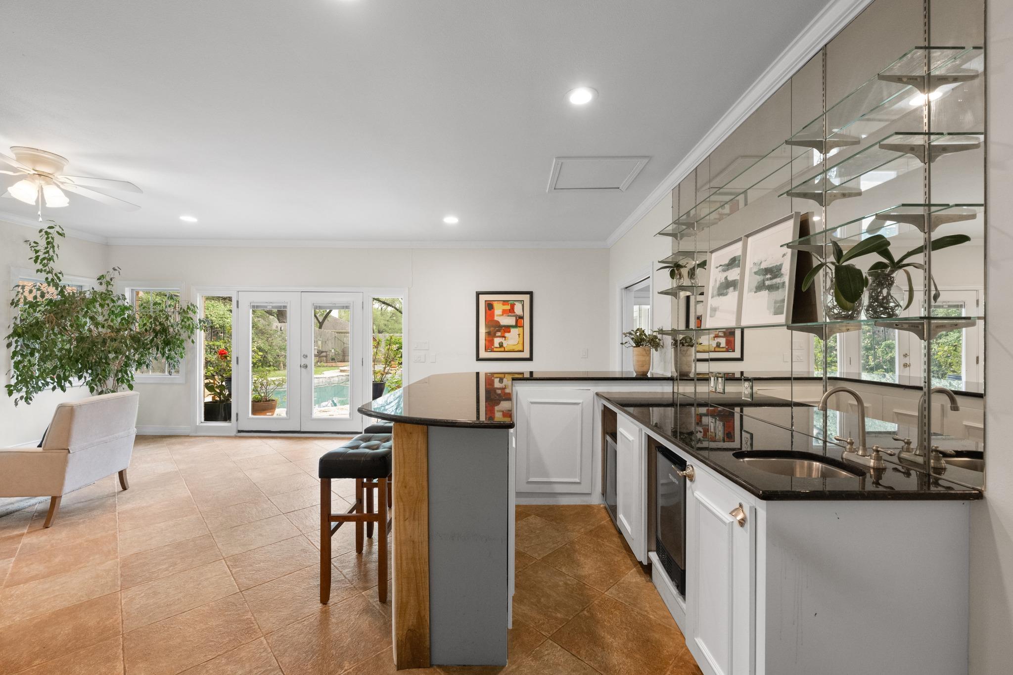 10401 Pinehurst Dr, Austin, TX 78747
