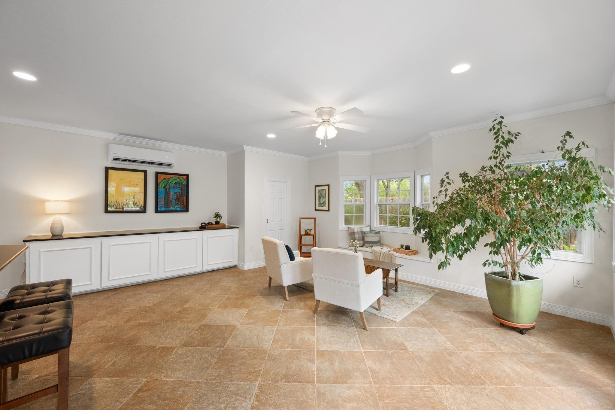 10401 Pinehurst Dr, Austin, TX 78747