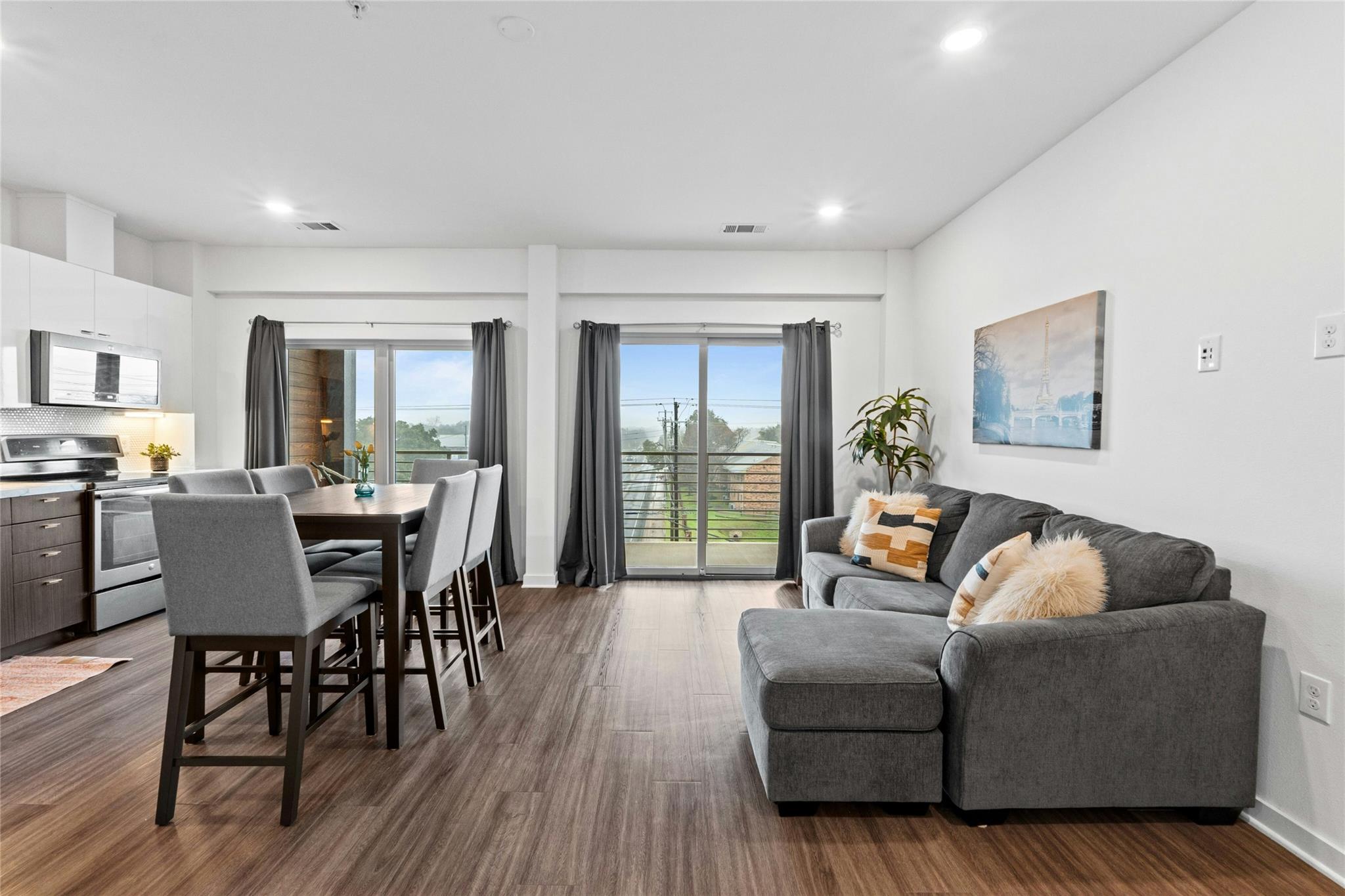 4361 S Congress Ave # 402, Austin, TX 78745