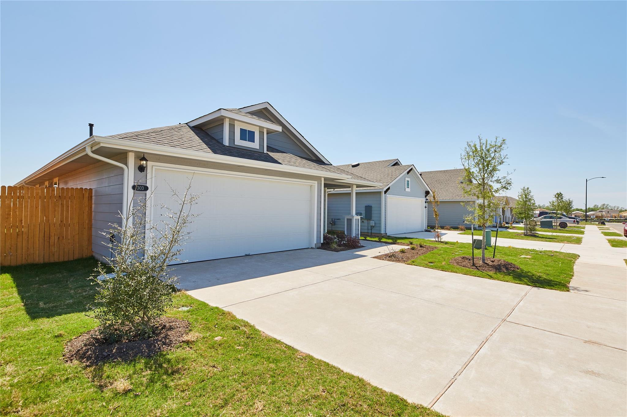 303 Trailside Ln, Bastrop, TX 78602