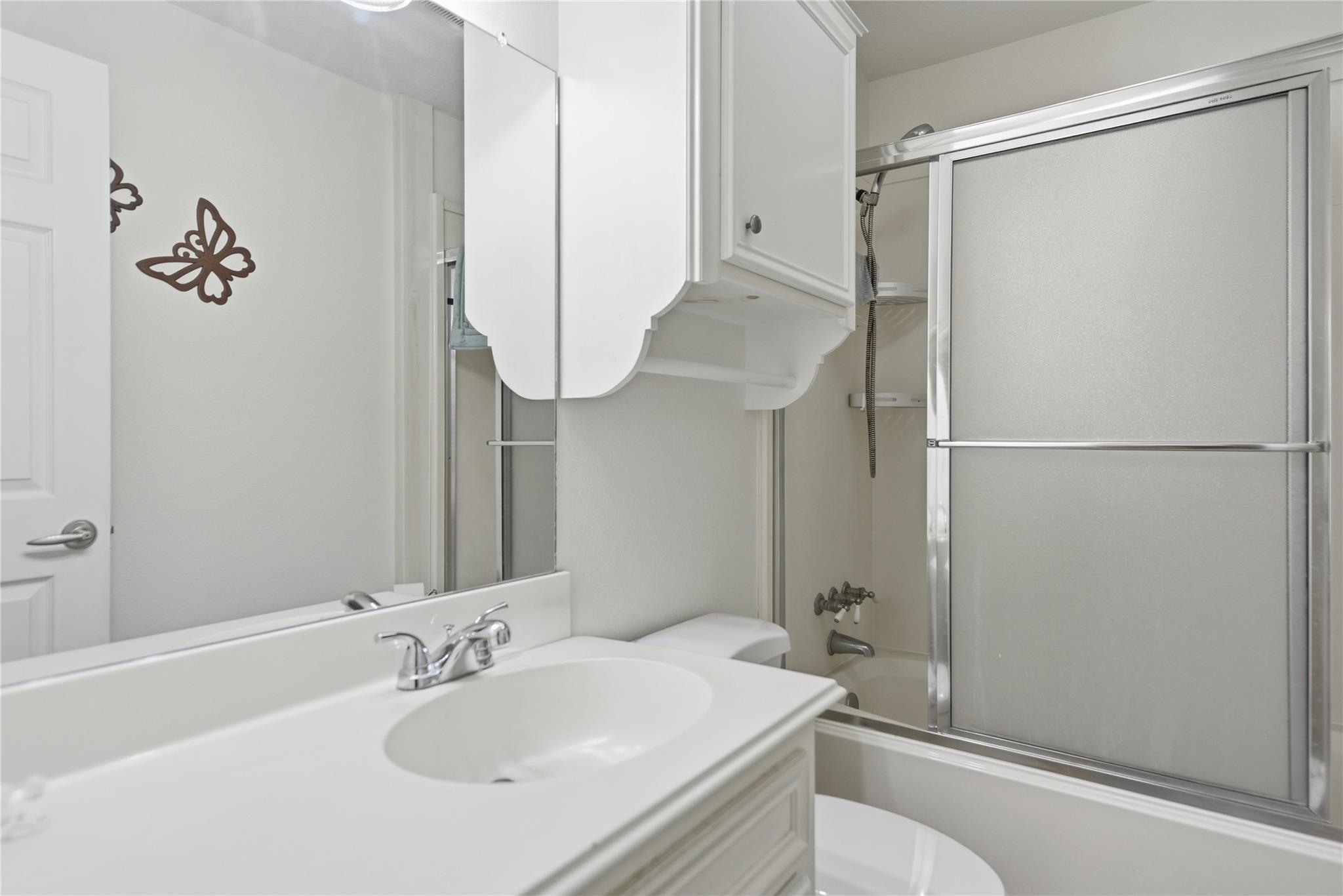 319 Shady Acres Ln, Brenham, TX 77833