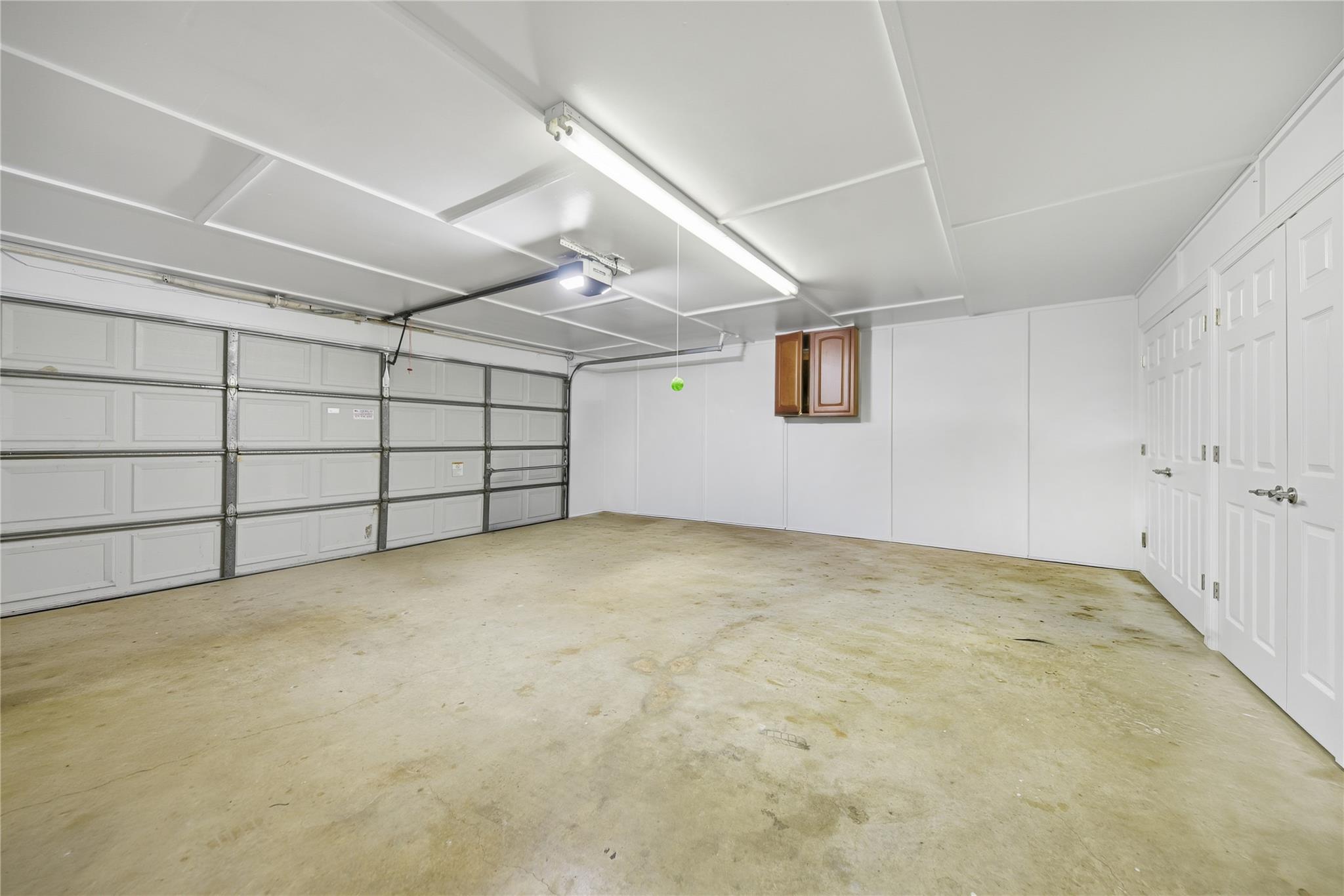 319 Shady Acres Ln, Brenham, TX 77833