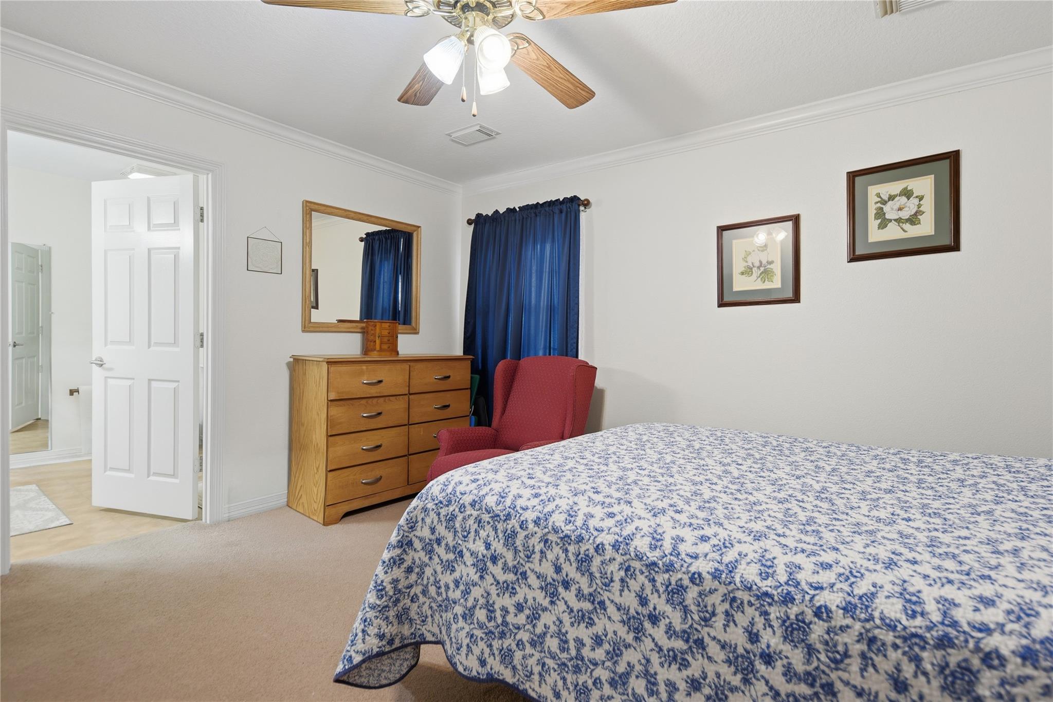 319 Shady Acres Ln, Brenham, TX 77833