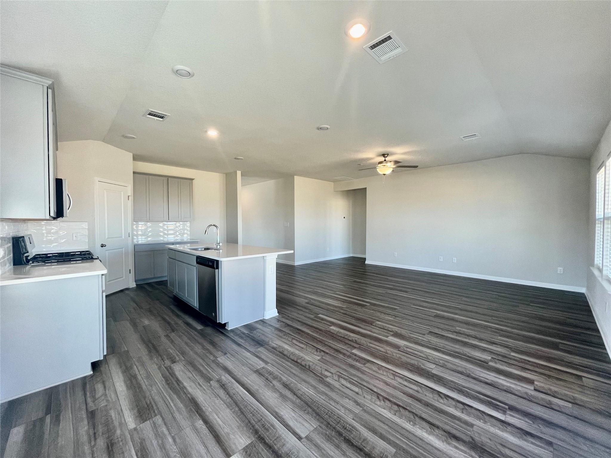 111 Ostracoda Ln, Hutto, TX 78634