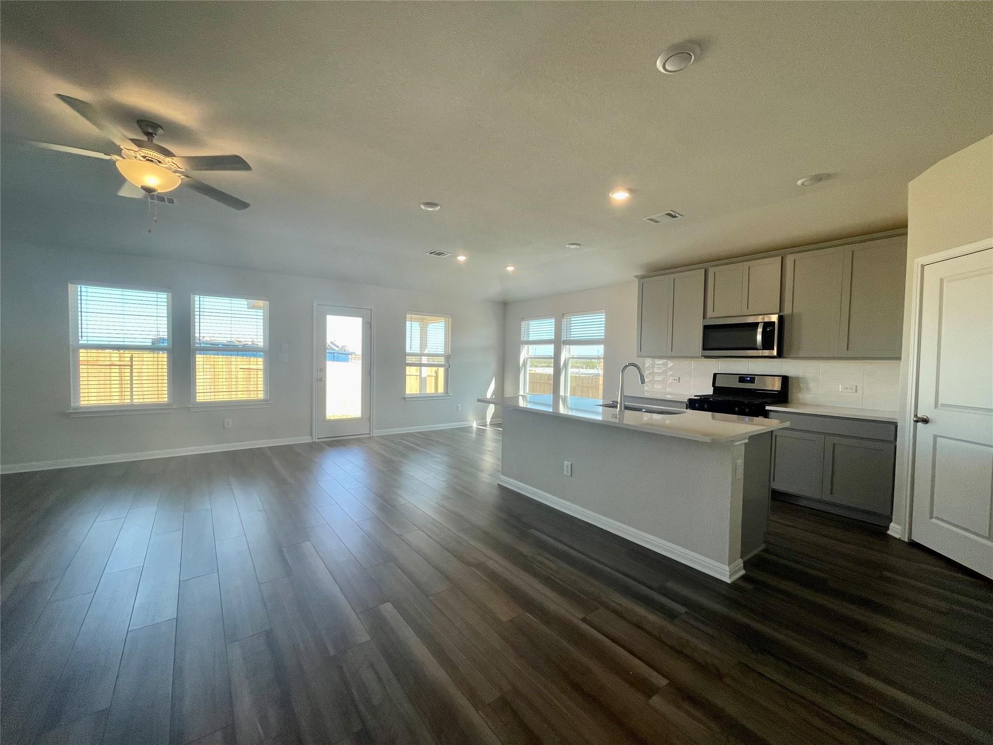 111 Ostracoda Ln, Hutto, TX 78634