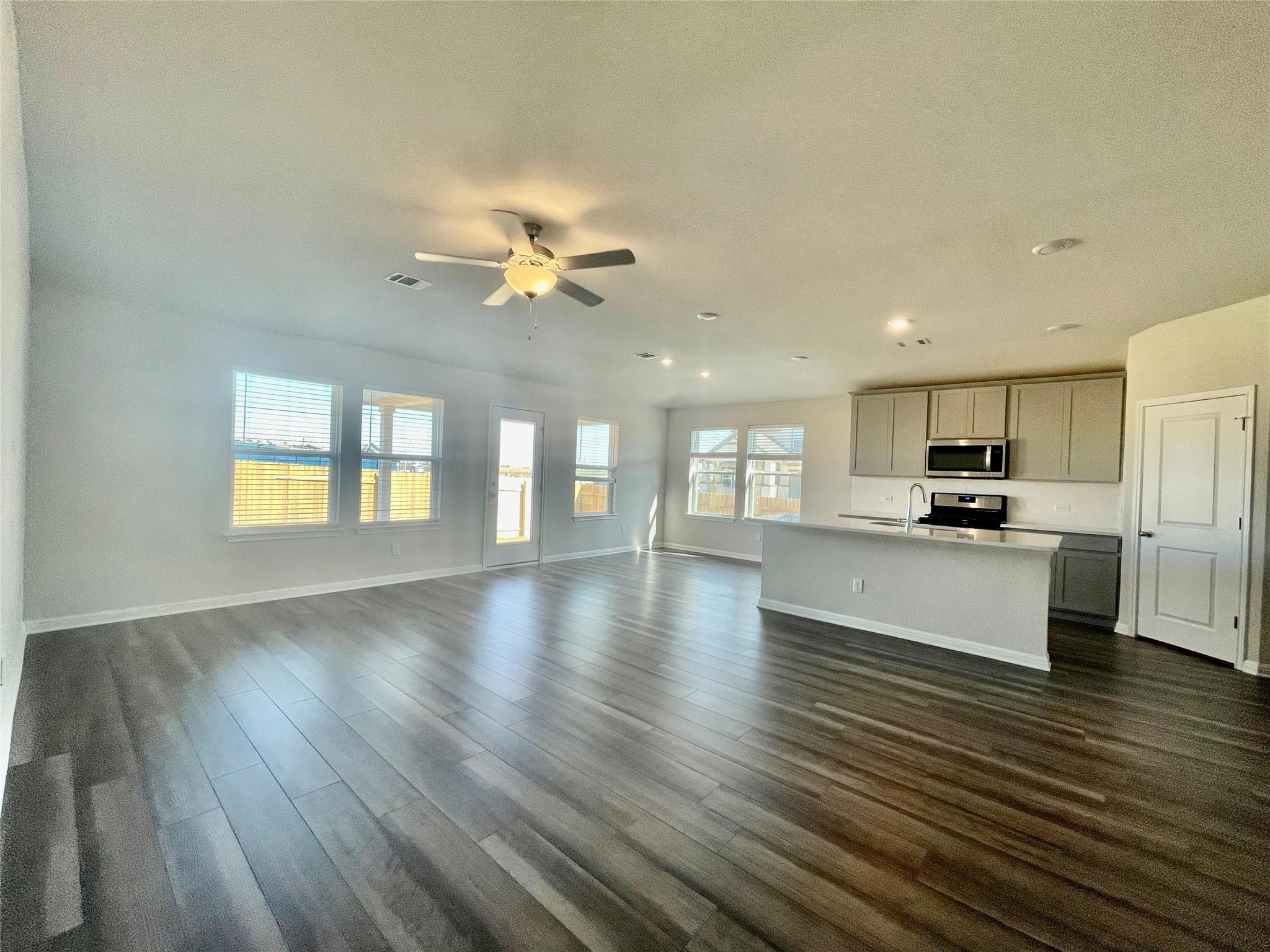 111 Ostracoda Ln, Hutto, TX 78634