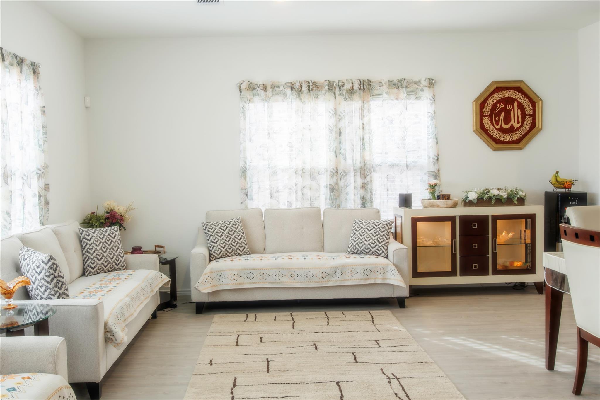 1404 E Aquilla Dr, Leander, TX 78641