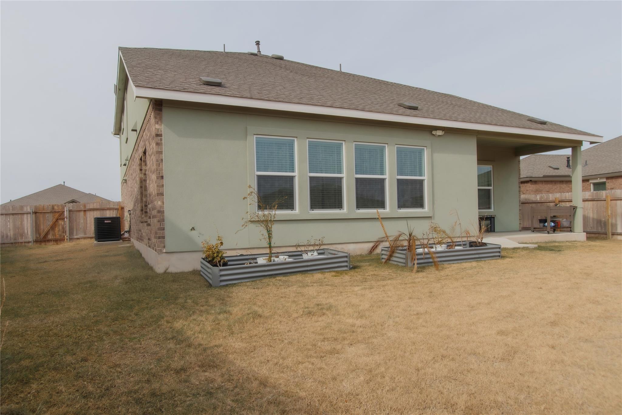 1404 E Aquilla Dr, Leander, TX 78641