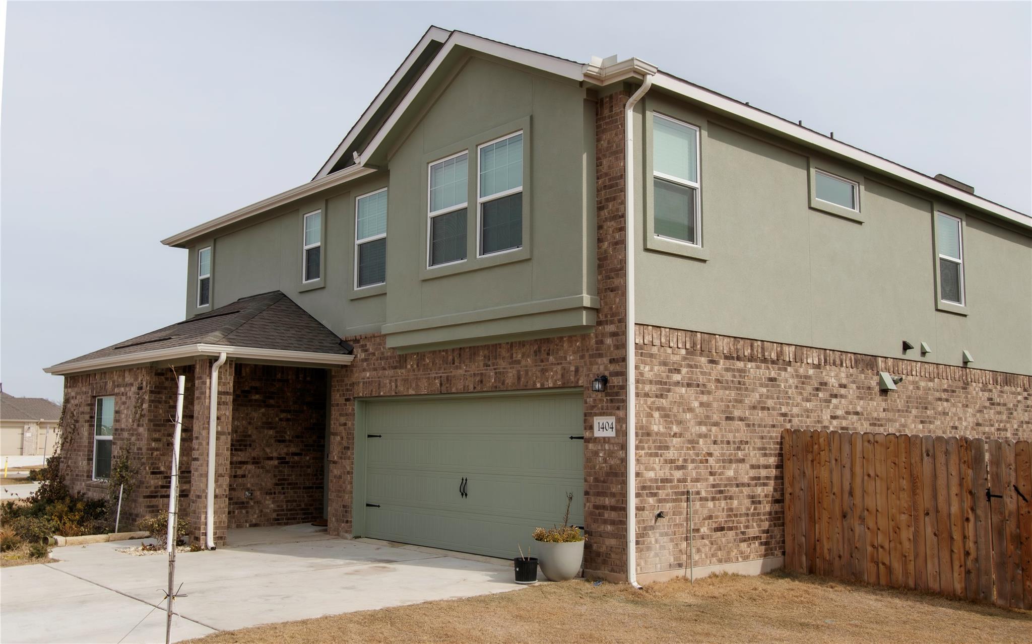 1404 E Aquilla Dr, Leander, TX 78641