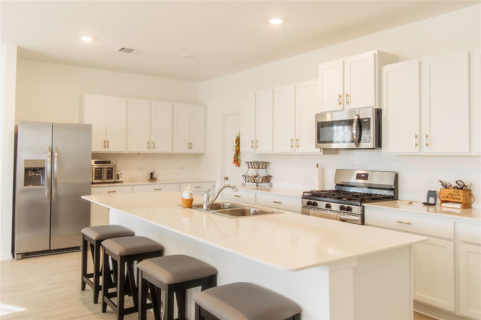 1404 E Aquilla Dr, Leander, TX 78641