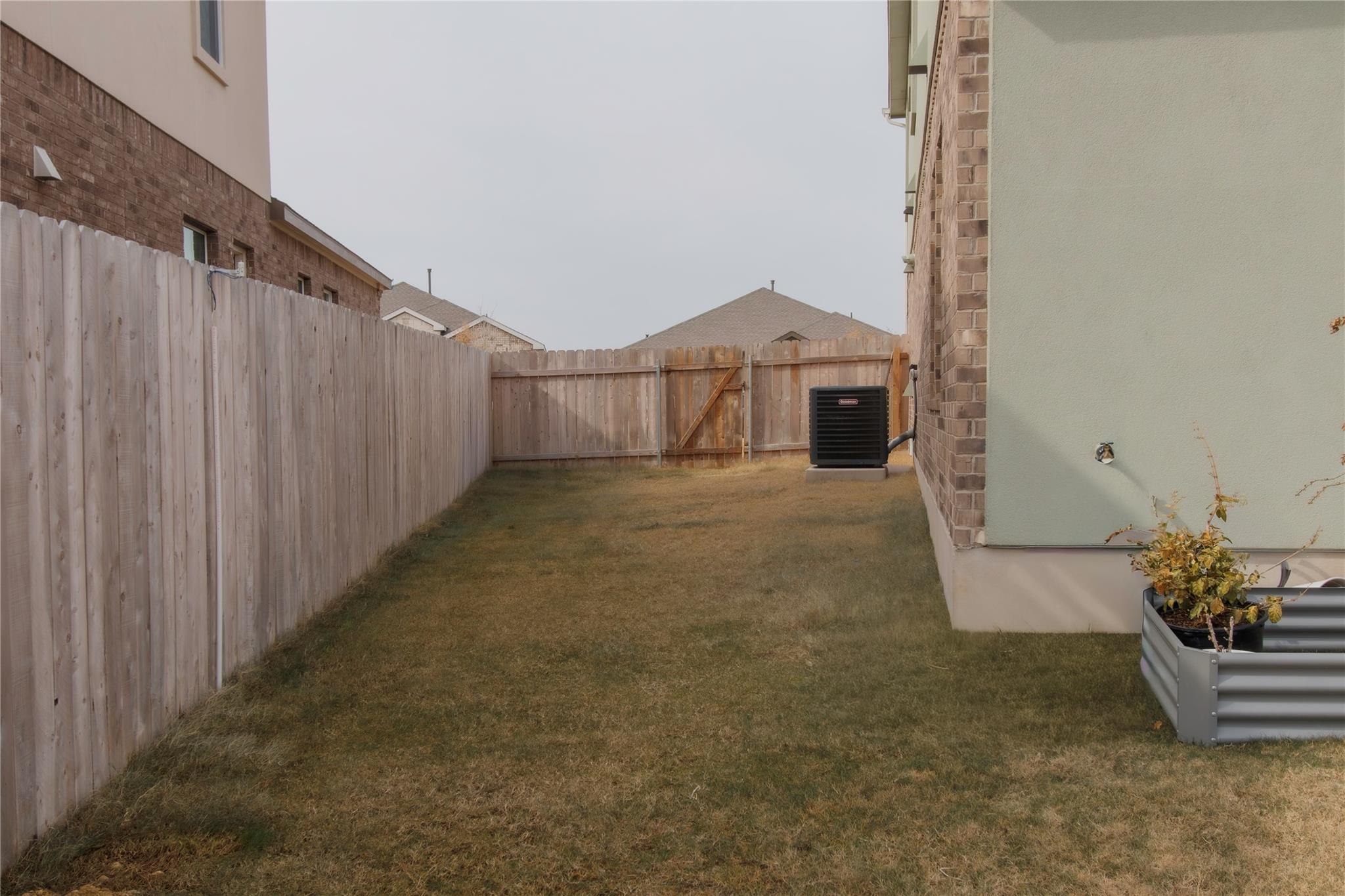 1404 E Aquilla Dr, Leander, TX 78641