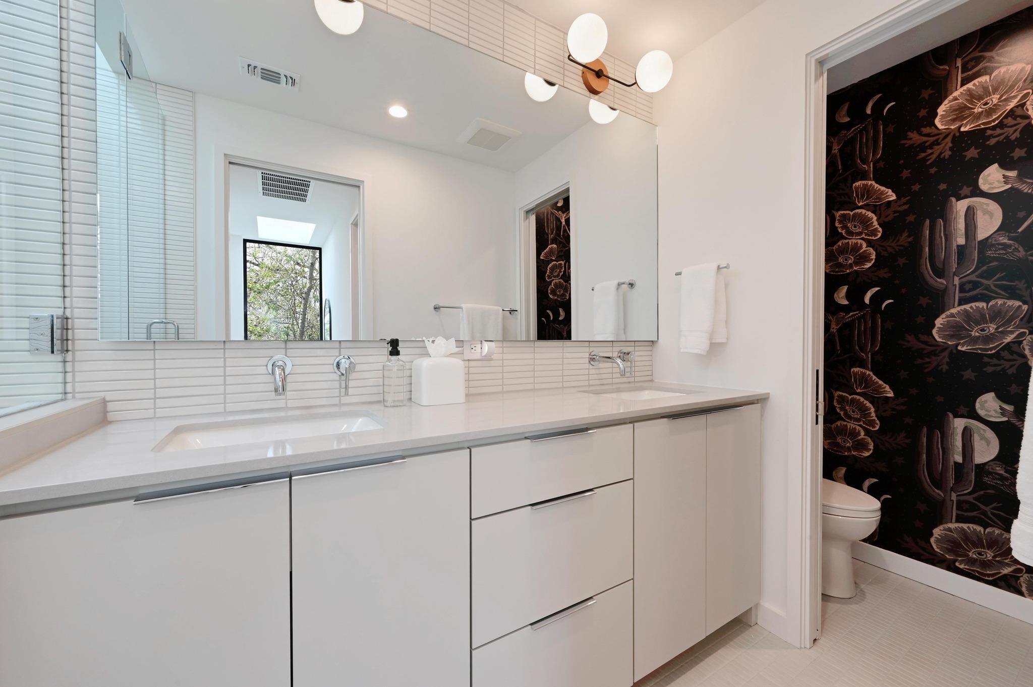 1709 Willow St # 2, Austin, TX 78702