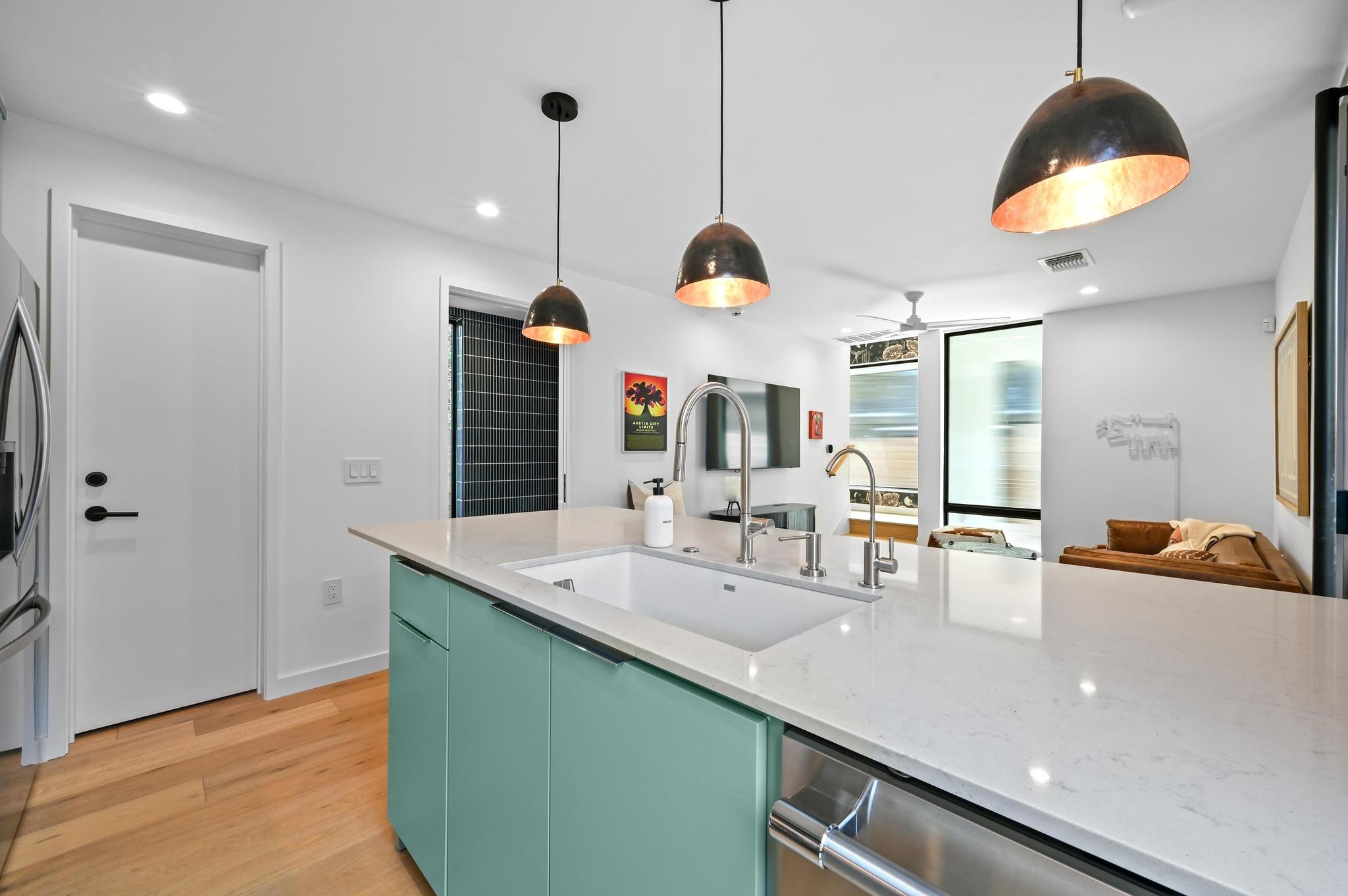 1709 Willow St # 2, Austin, TX 78702