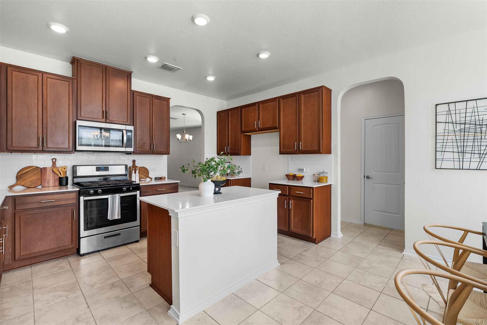 116 Kyndals Meadow Cv, Georgetown, TX 78628