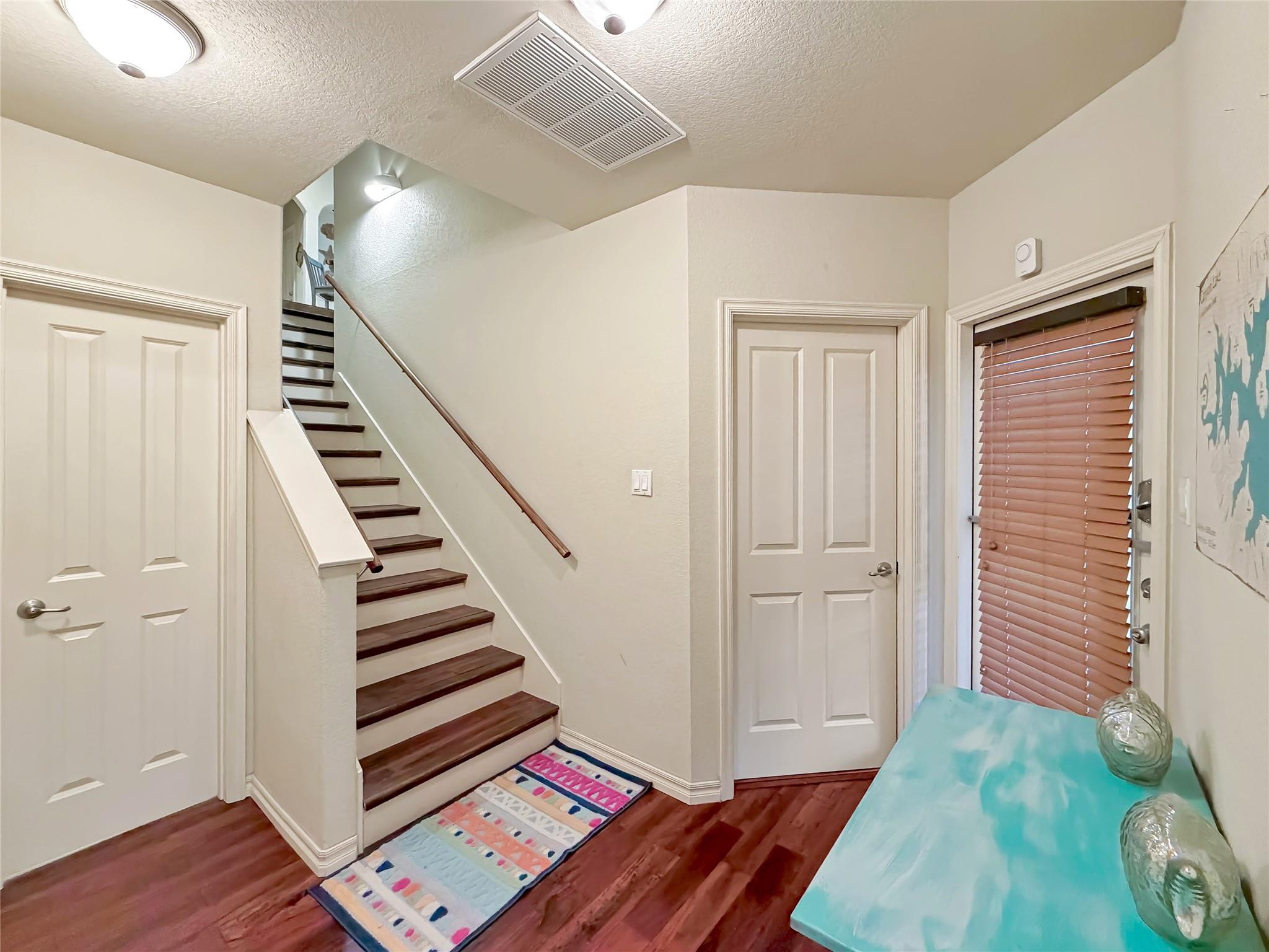 952 Parkview Dr, Canyon Lake, TX 78133