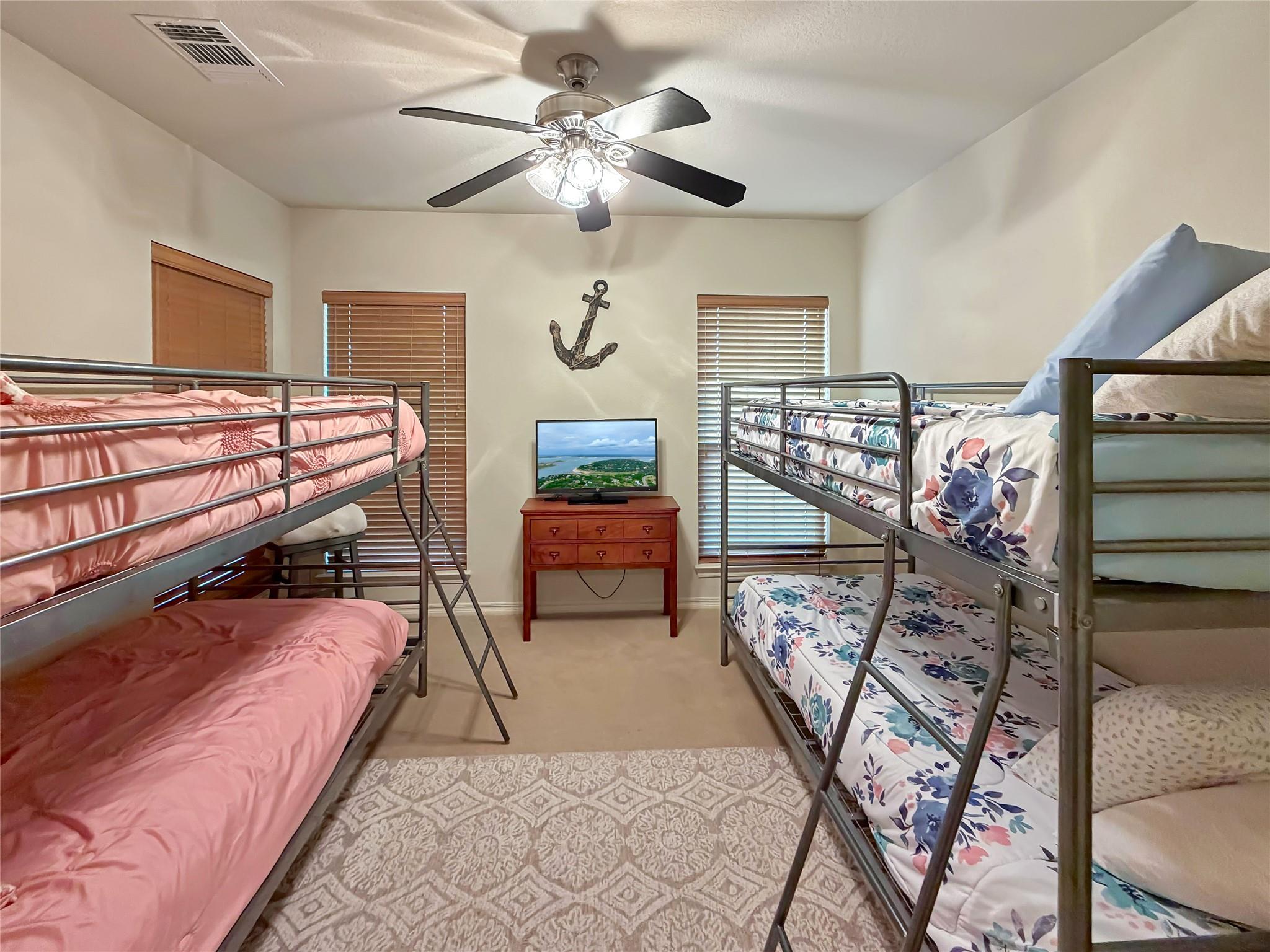 952 Parkview Dr, Canyon Lake, TX 78133