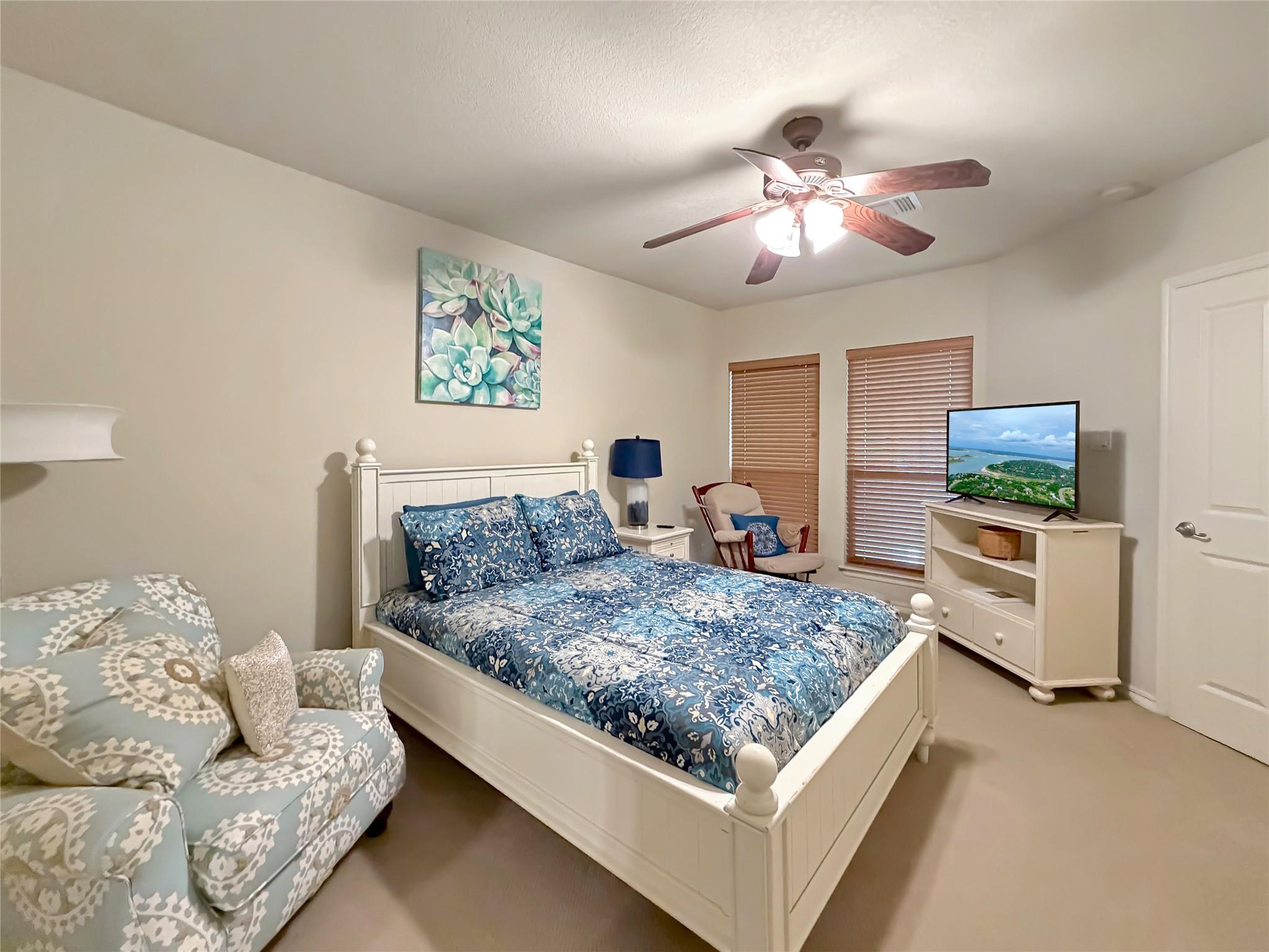 952 Parkview Dr, Canyon Lake, TX 78133