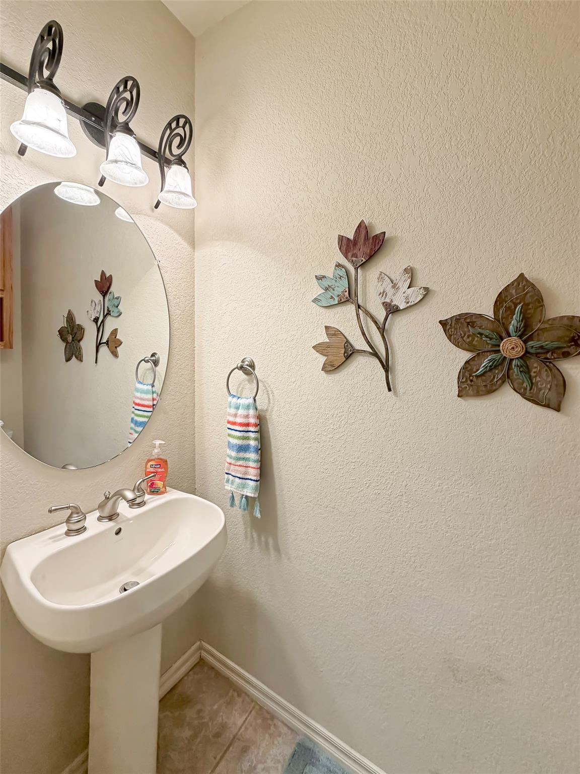 952 Parkview Dr, Canyon Lake, TX 78133