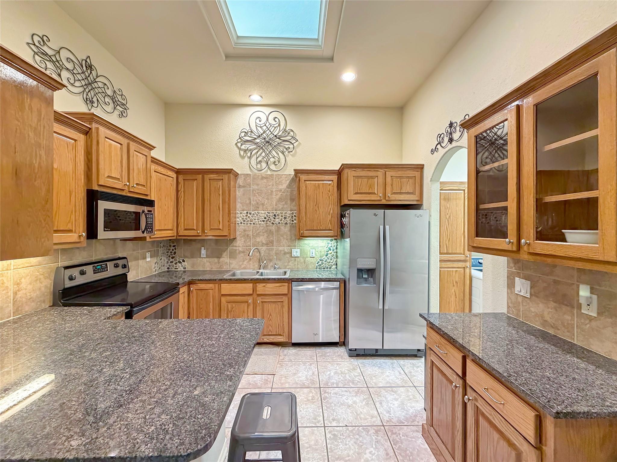 952 Parkview Dr, Canyon Lake, TX 78133