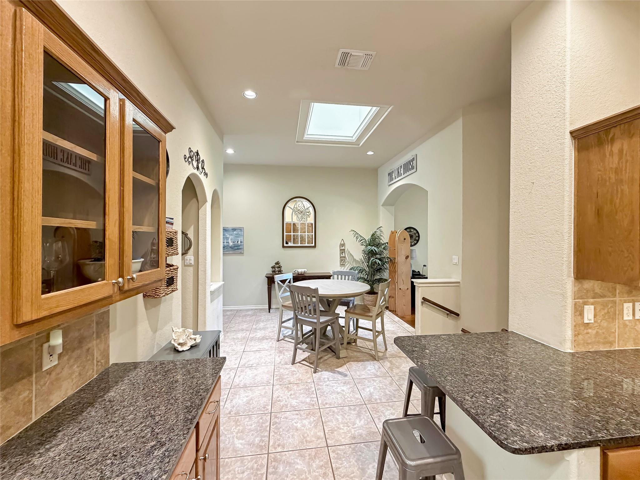 952 Parkview Dr, Canyon Lake, TX 78133