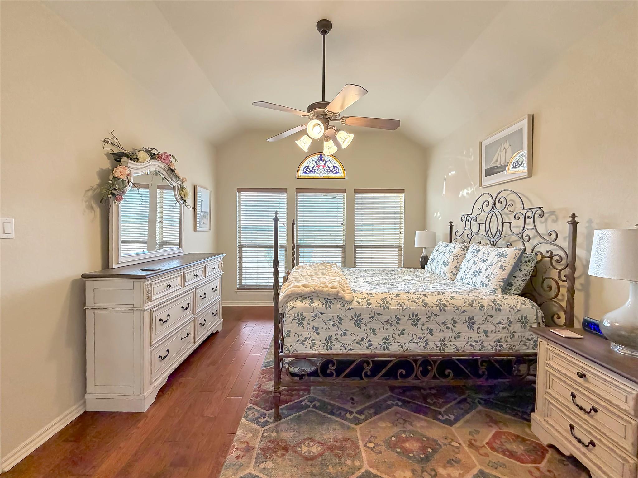 952 Parkview Dr, Canyon Lake, TX 78133