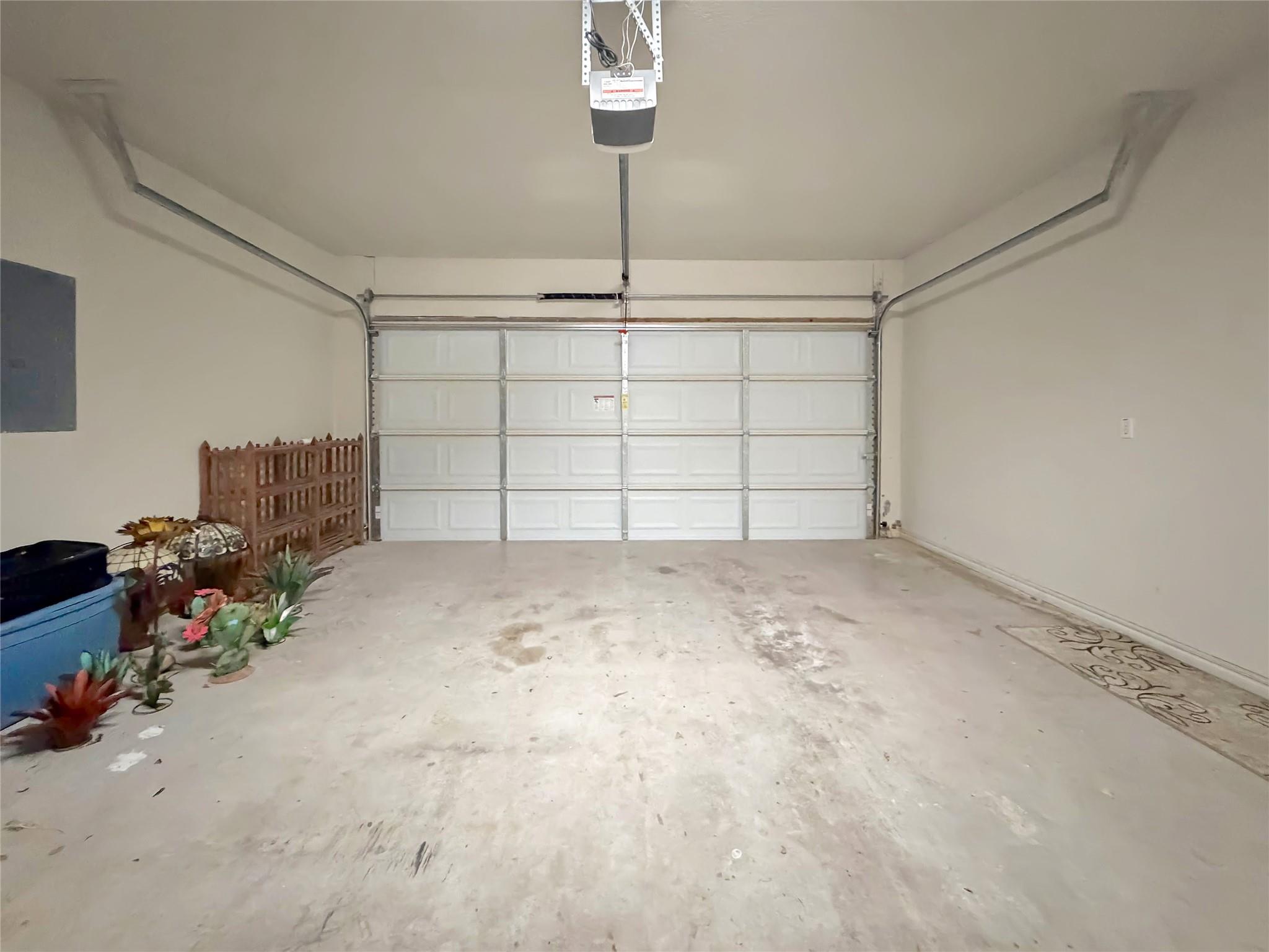 952 Parkview Dr, Canyon Lake, TX 78133