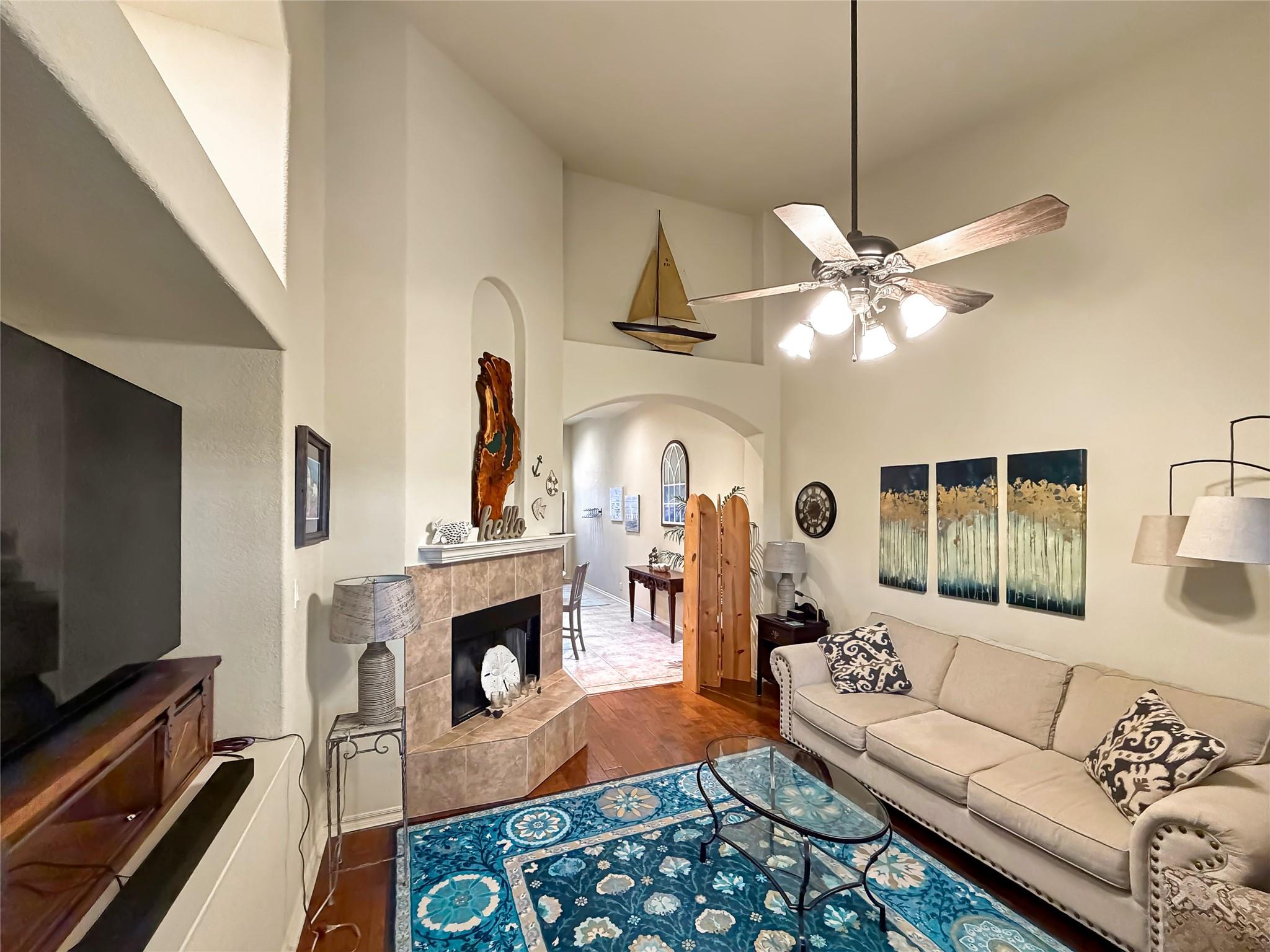 952 Parkview Dr, Canyon Lake, TX 78133