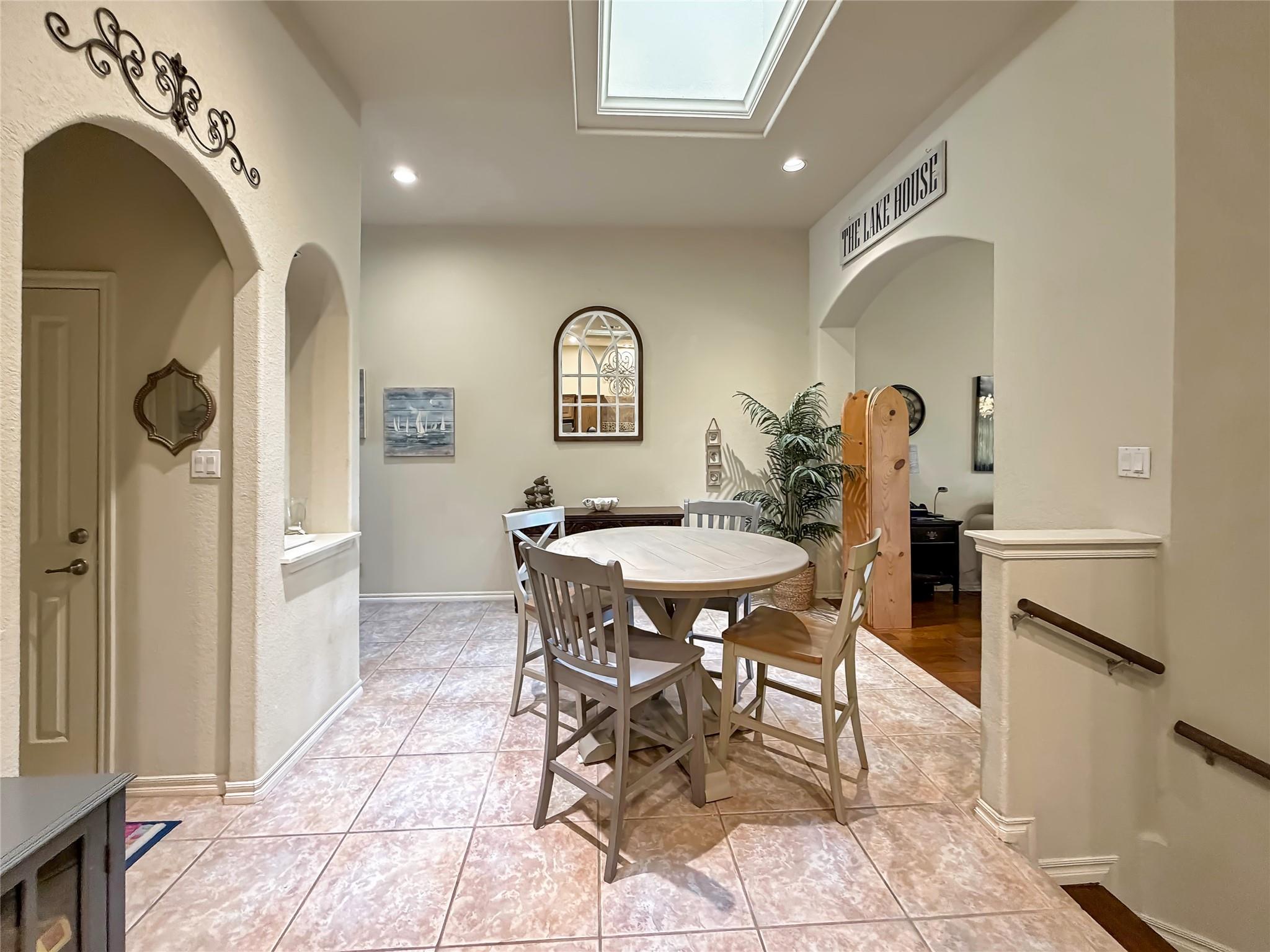 952 Parkview Dr, Canyon Lake, TX 78133