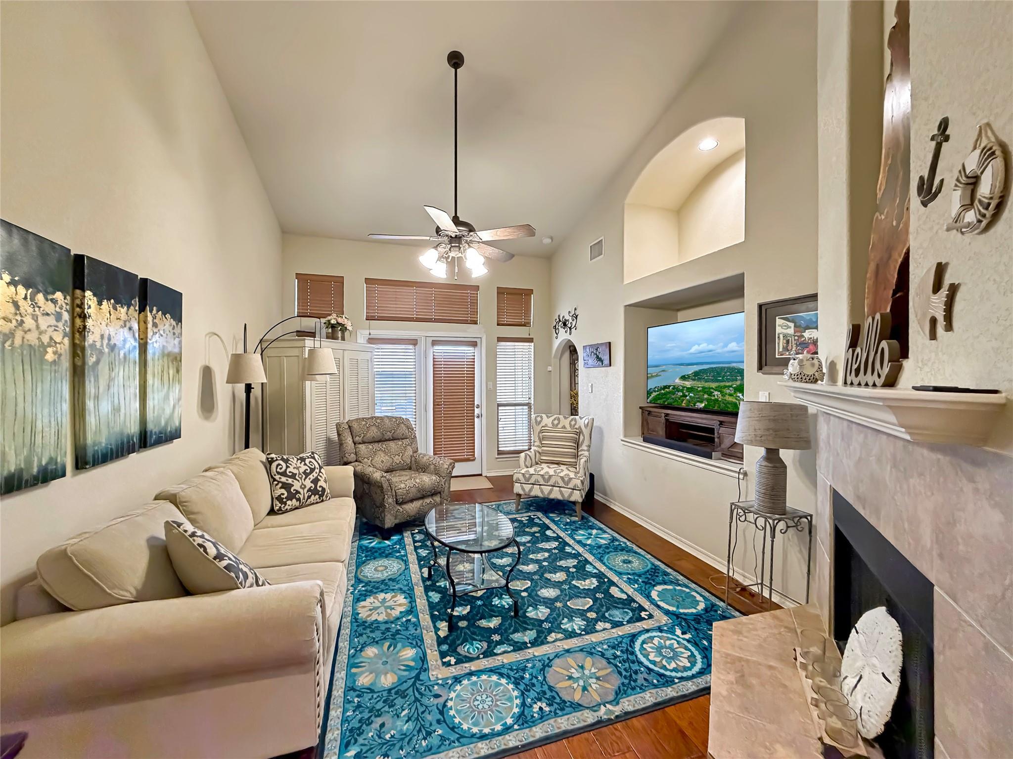 952 Parkview Dr, Canyon Lake, TX 78133