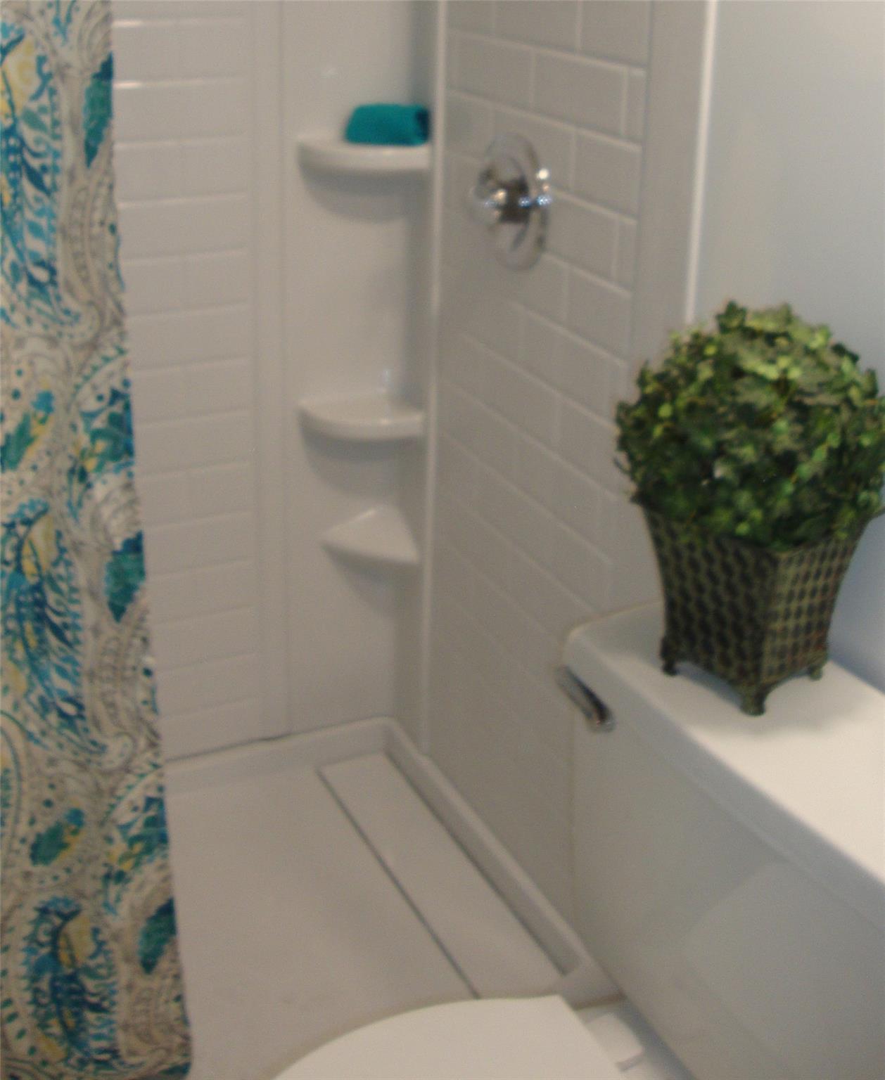 5804 Circulo Dr # 2A, Lago Vista, TX 78645