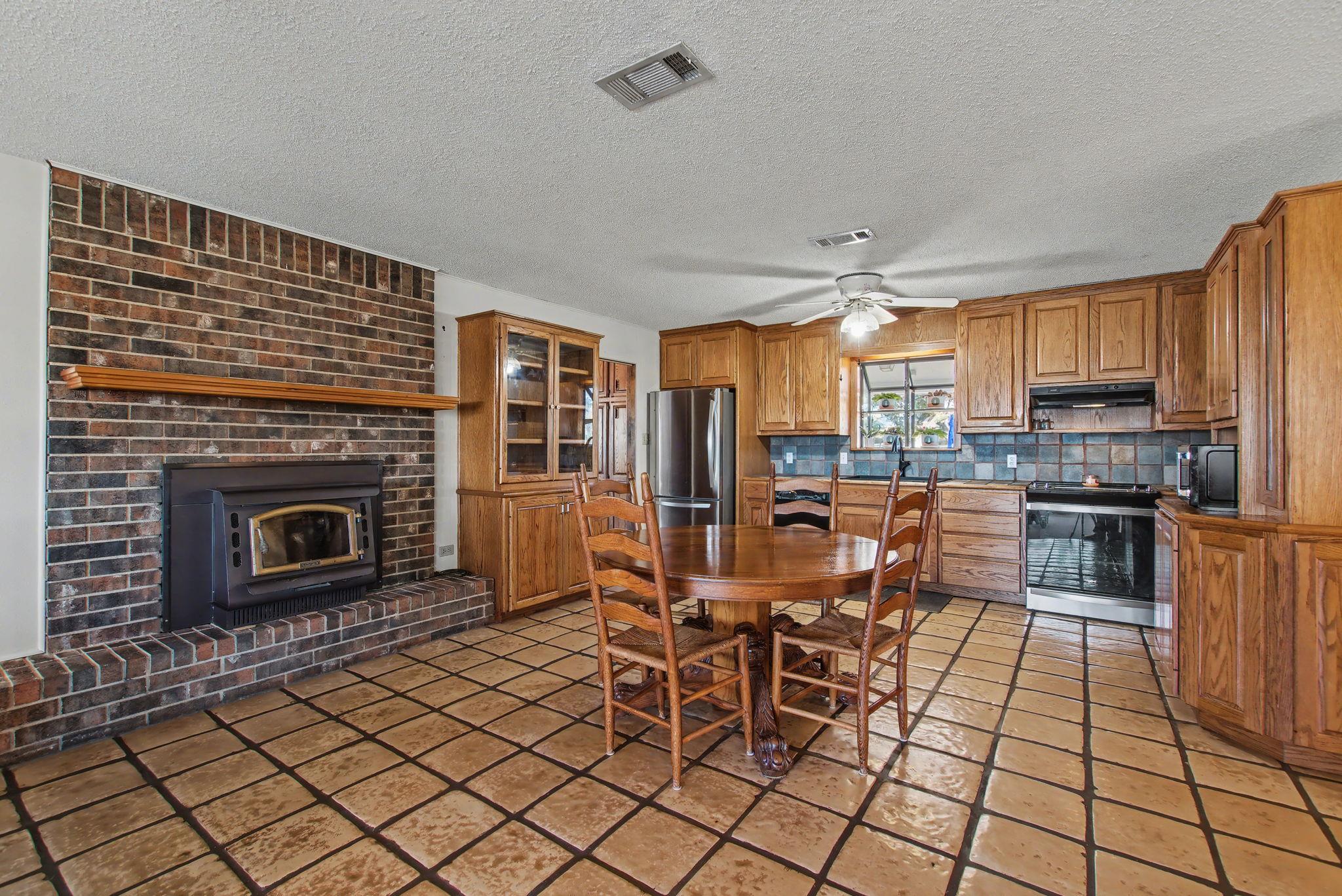 501 Bumpy Ridge Dr, Burnet, TX 78611