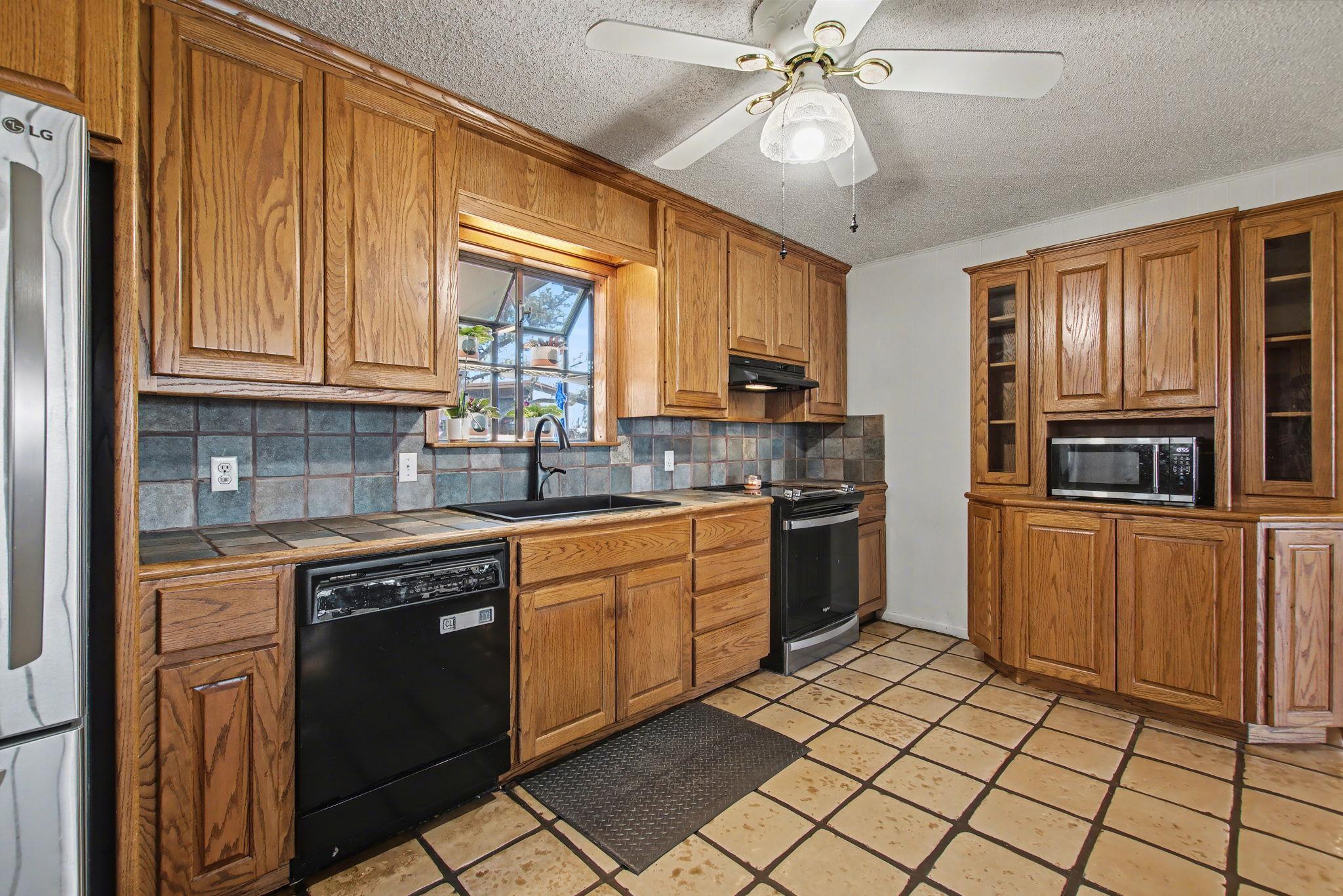 501 Bumpy Ridge Dr, Burnet, TX 78611