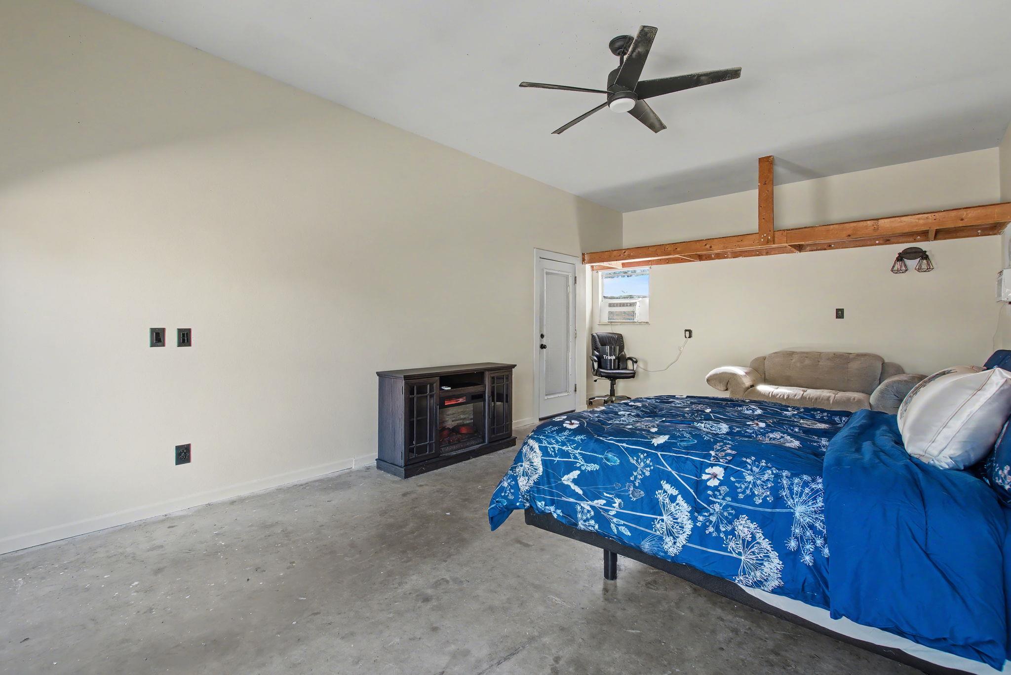 501 Bumpy Ridge Dr, Burnet, TX 78611